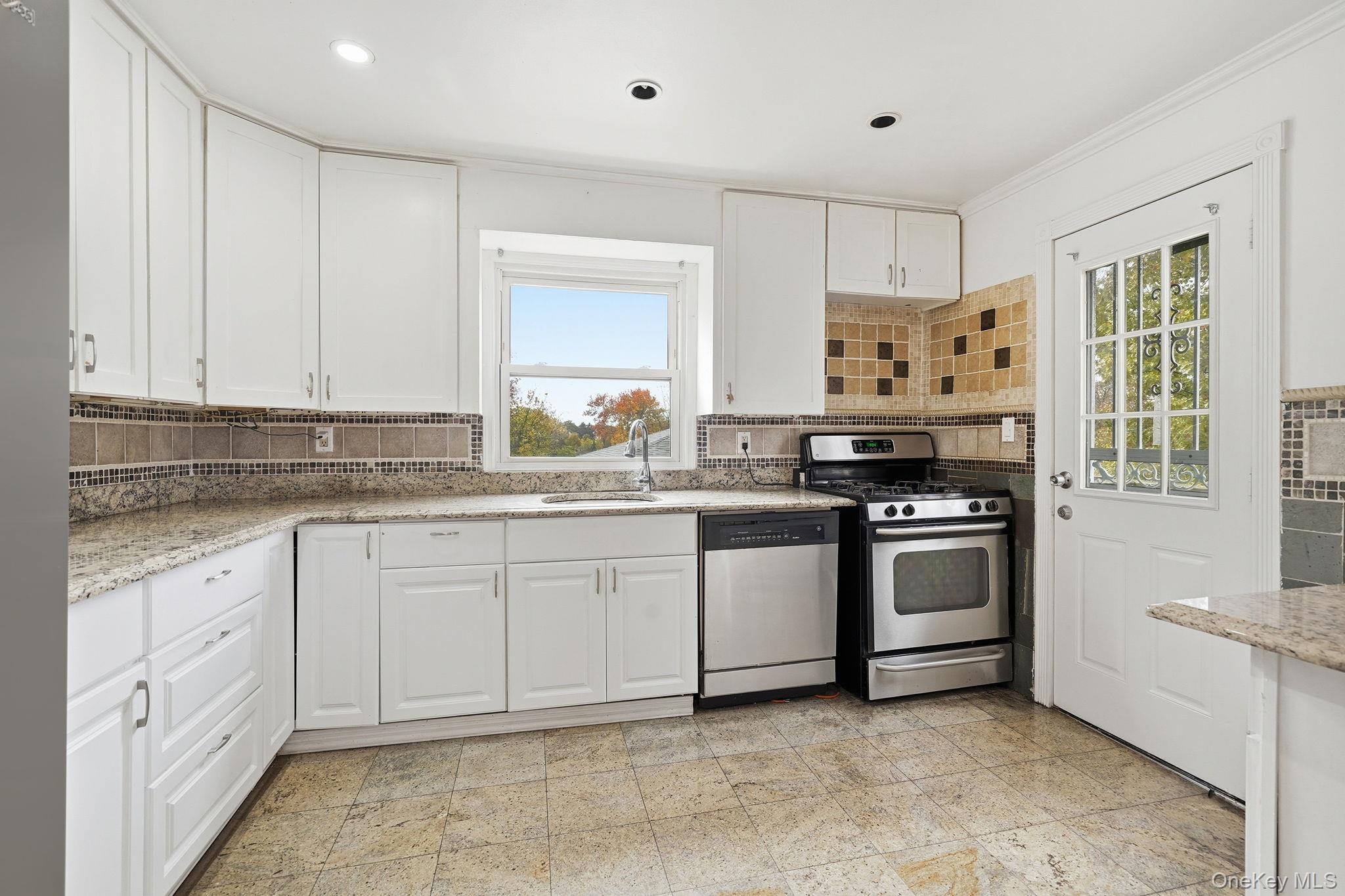 8 Elicar Terrace, Yonkers, NY 10701