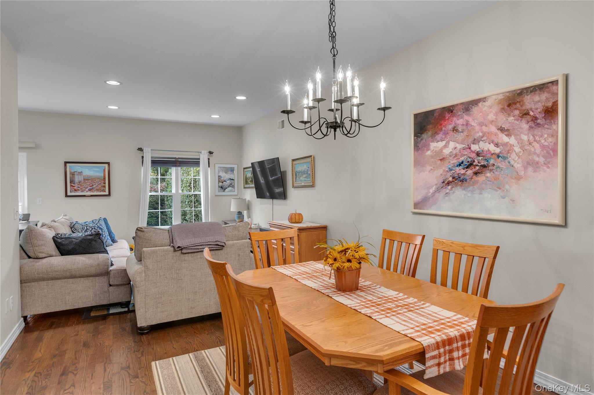 32 Scarborough Drive, Smithtown, NY 11787