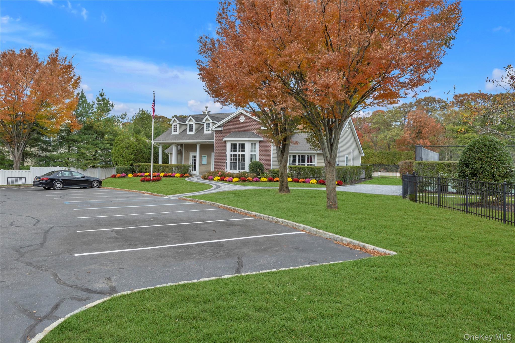 32 Scarborough Drive, Smithtown, NY 11787