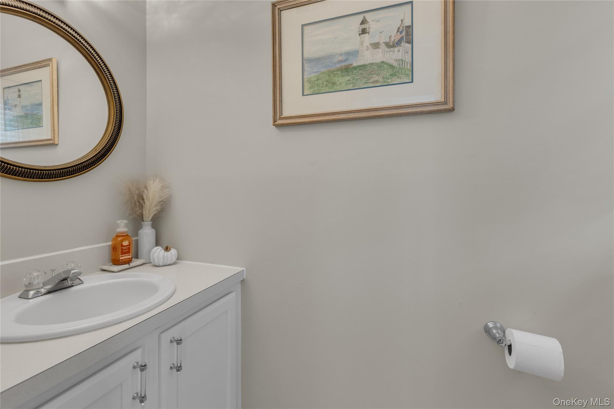 32 Scarborough Drive, Smithtown, NY 11787