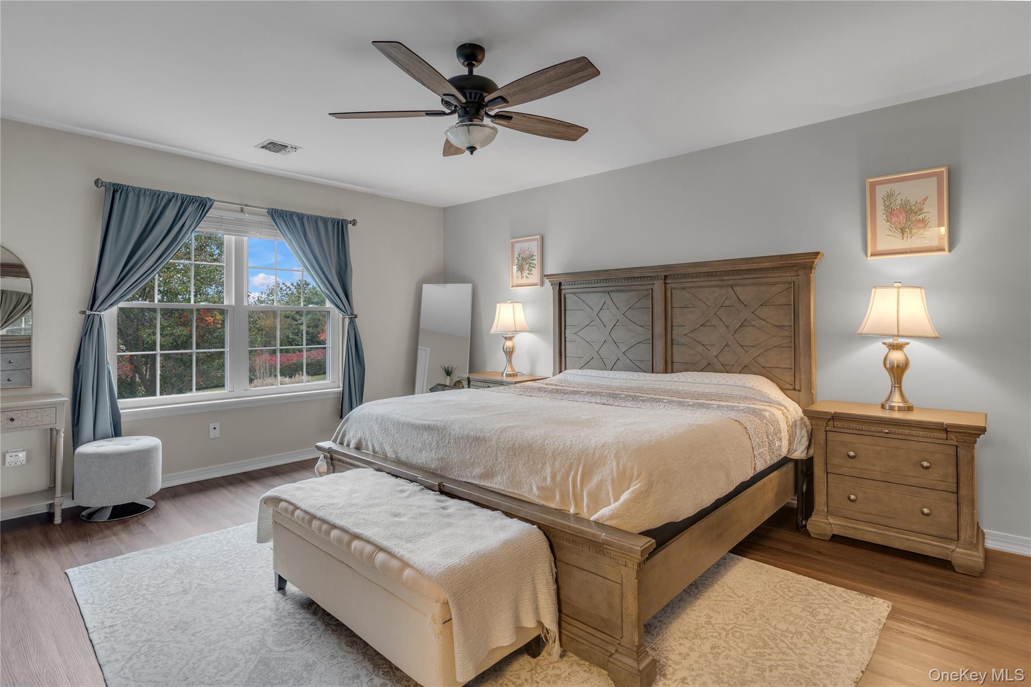 32 Scarborough Drive, Smithtown, NY 11787