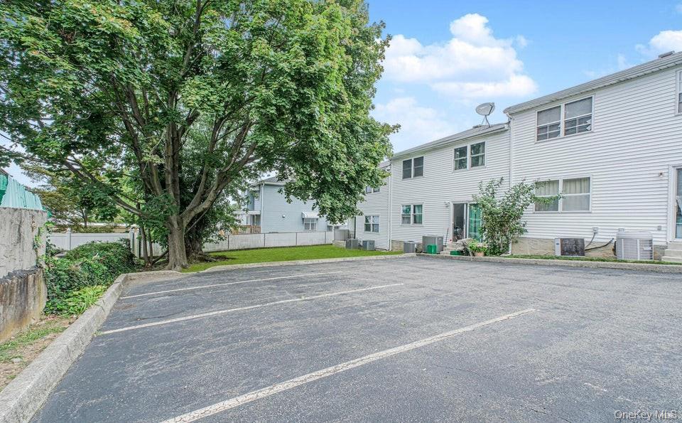 566 Buchanan Avenue, Staten Island, NY 10314