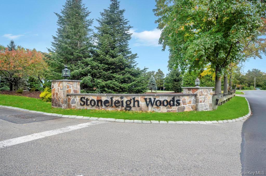 4 Haverton Court, Riverhead, NY 11901