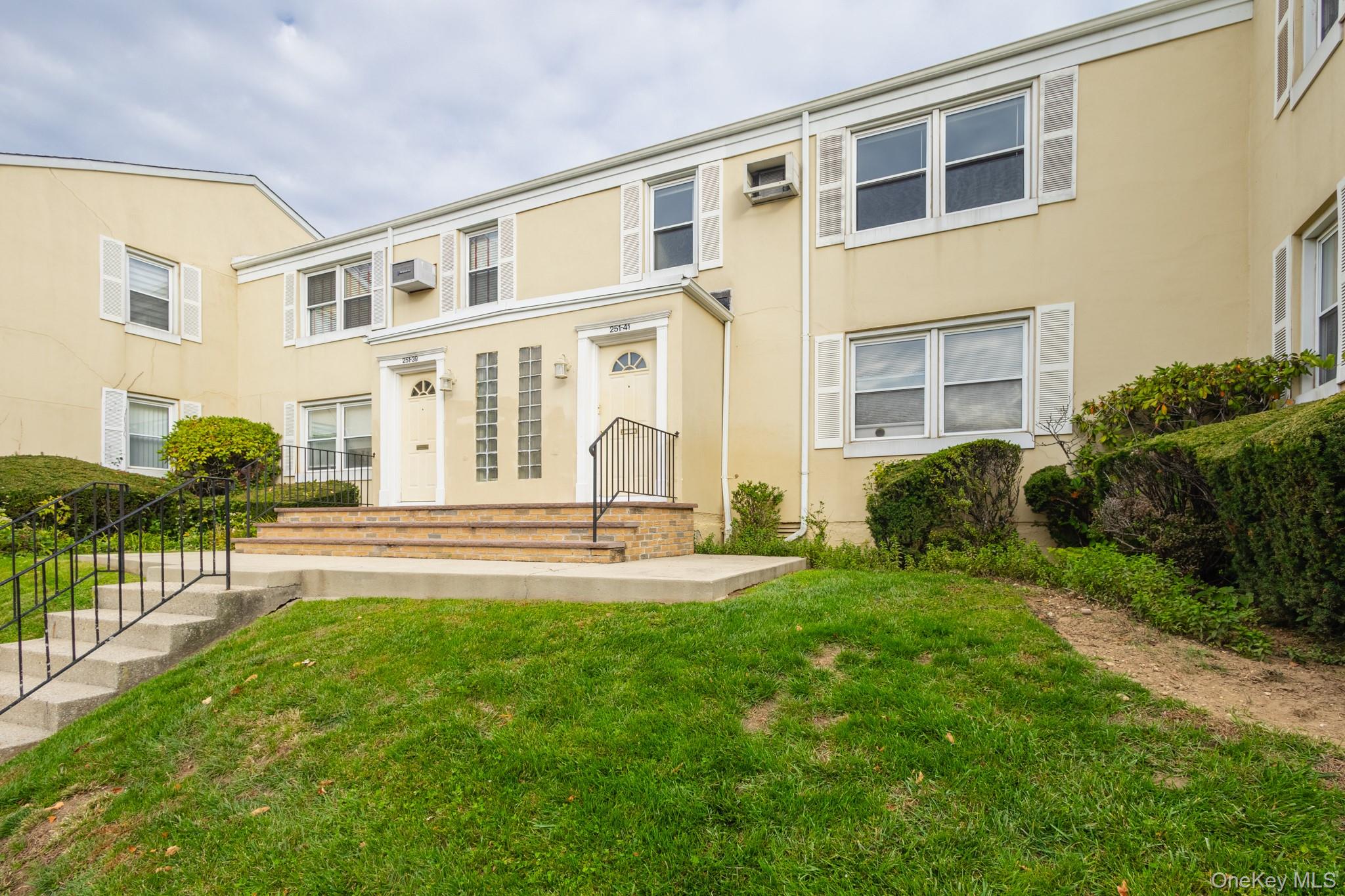 251-41 71st Road # 54B, Bellerose, NY 11426