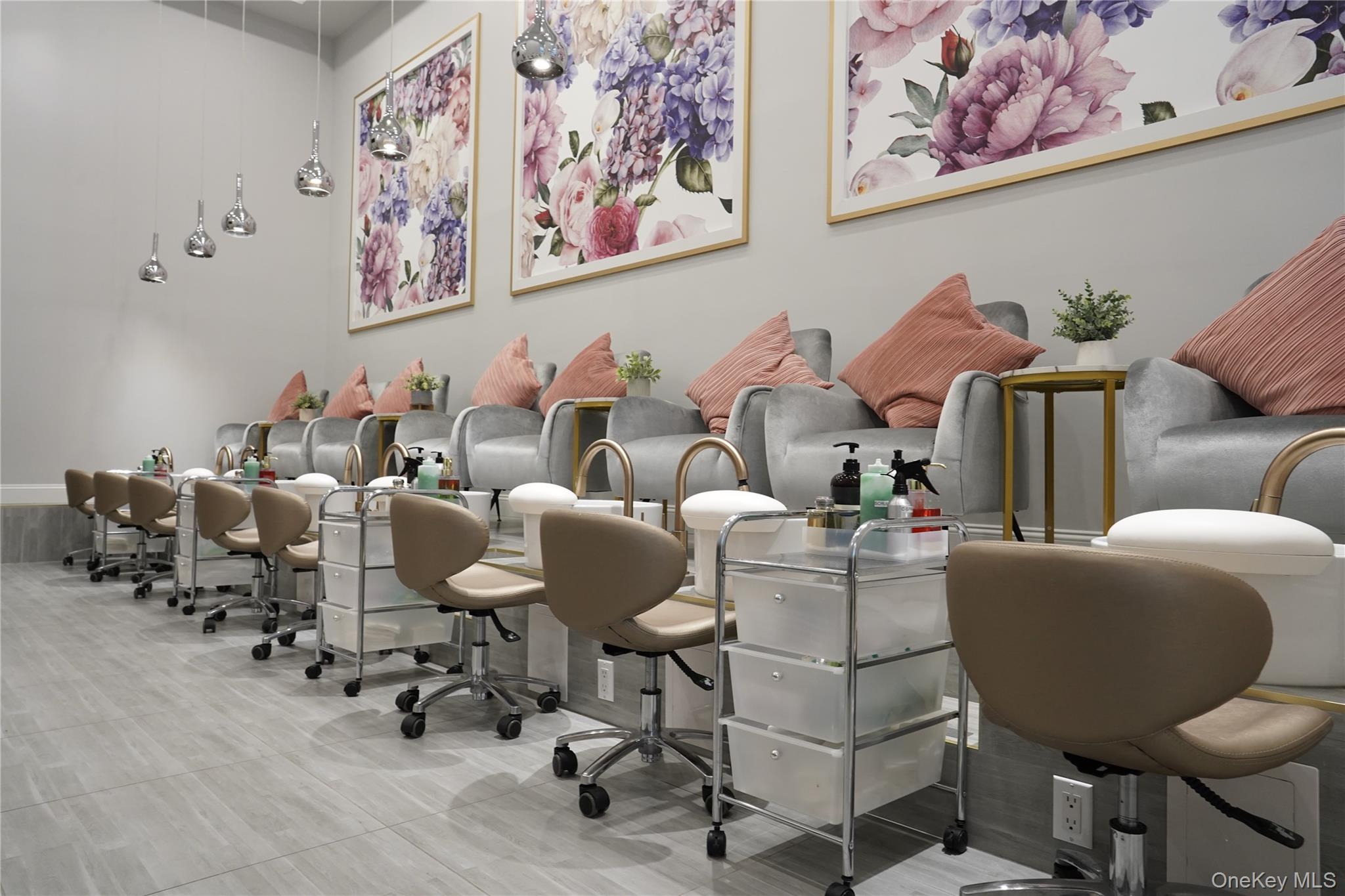 555 10th Avenue # #B, New York (Manhattan), NY 10018