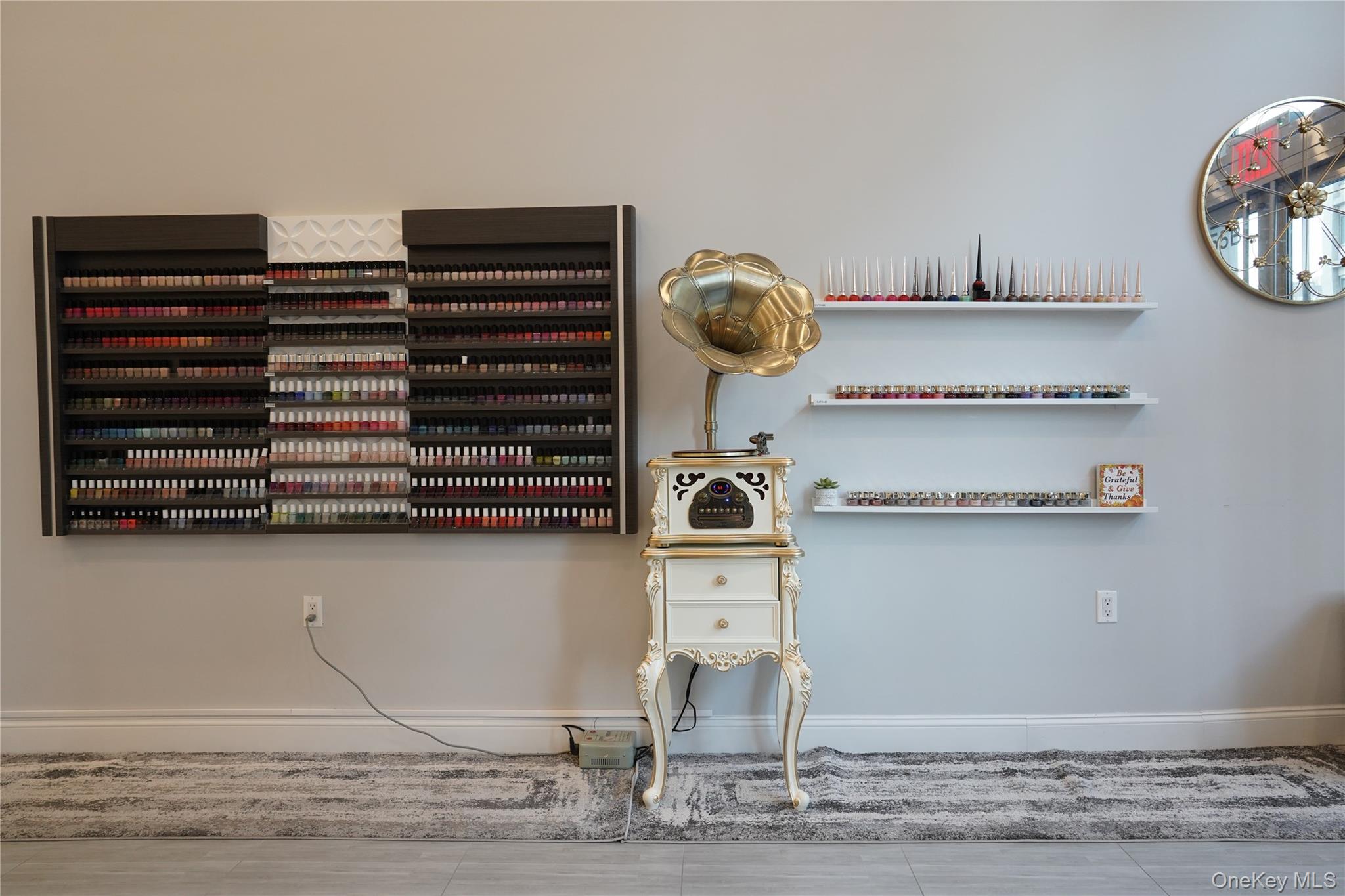 555 10th Avenue # #B, New York (Manhattan), NY 10018