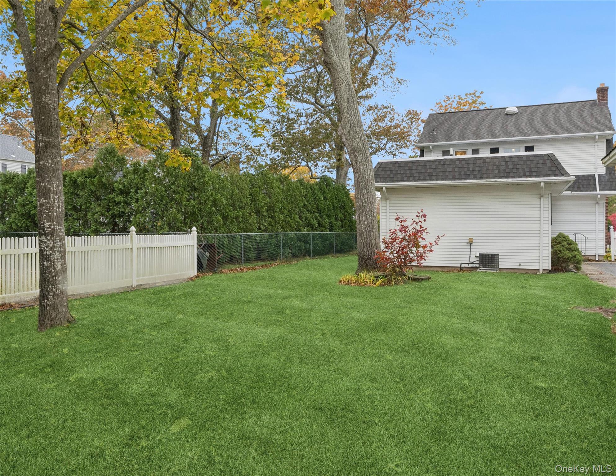 148 Woodhull Avenue, Riverside, NY 11901