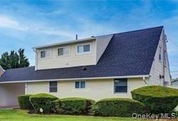 33 Robin Lane, Levittown, NY 11756
