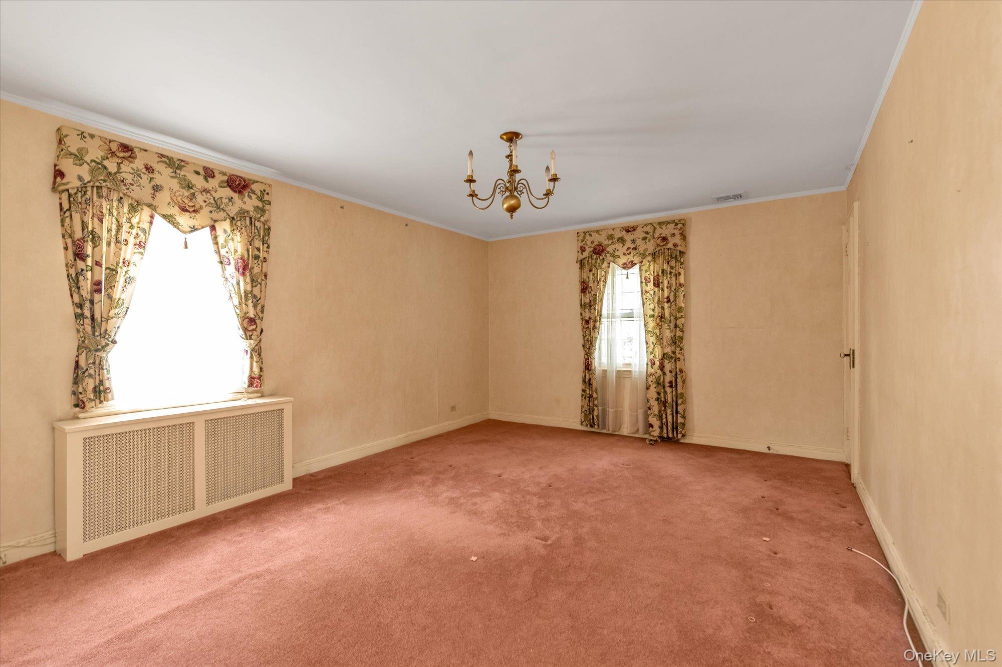 47-44 Glenwood Street, Little Neck, NY 11362