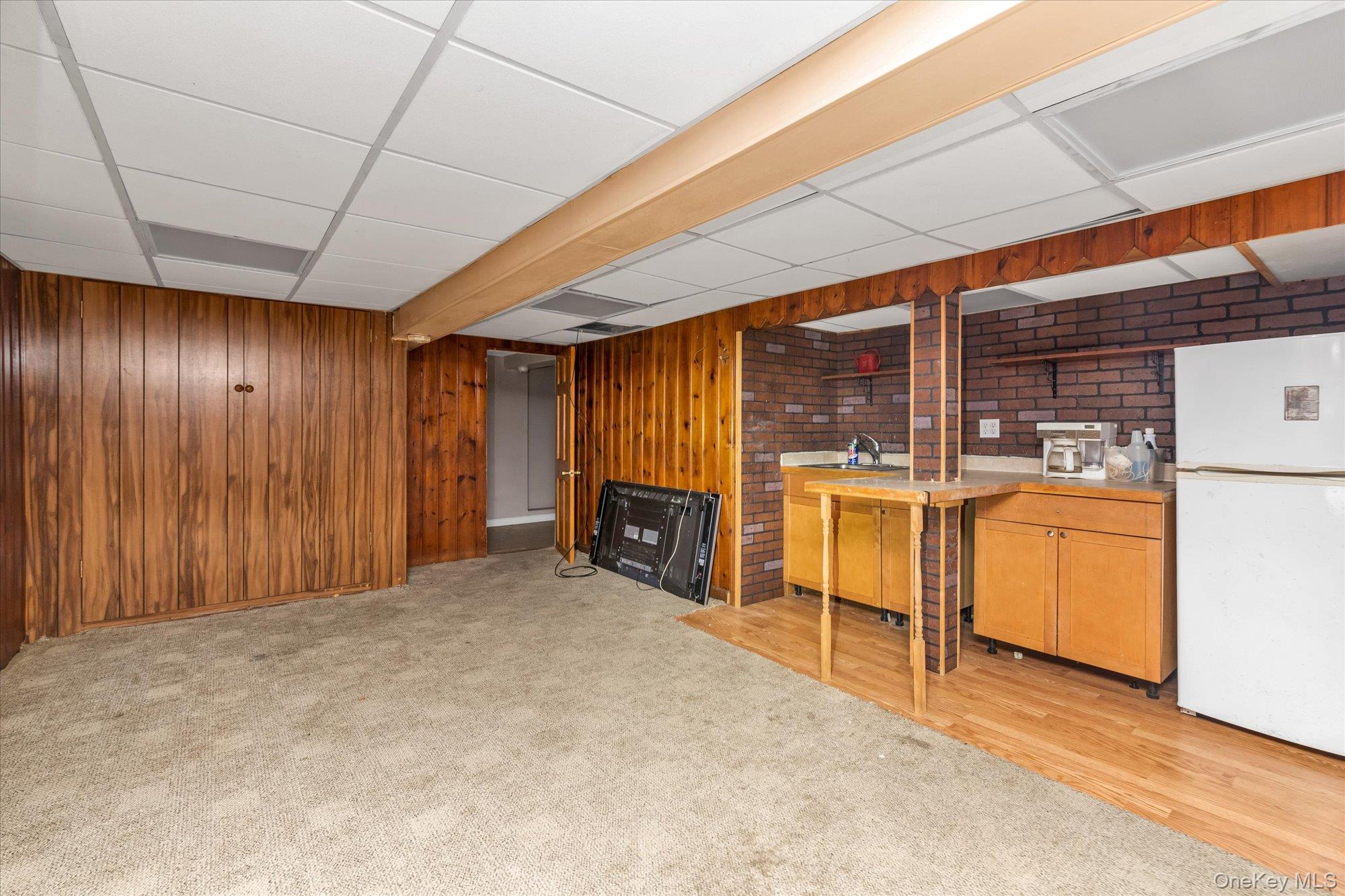 47-44 Glenwood Street, Little Neck, NY 11362