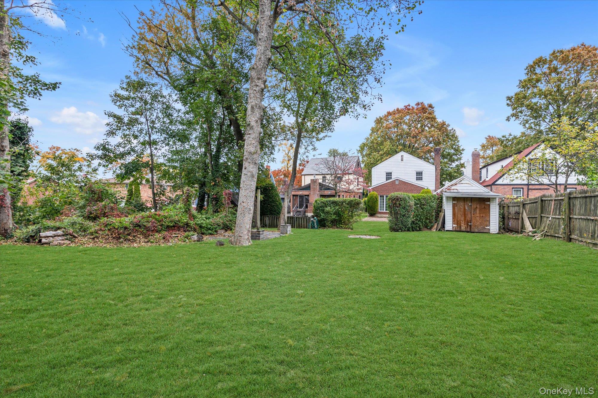 47-44 Glenwood Street, Little Neck, NY 11362