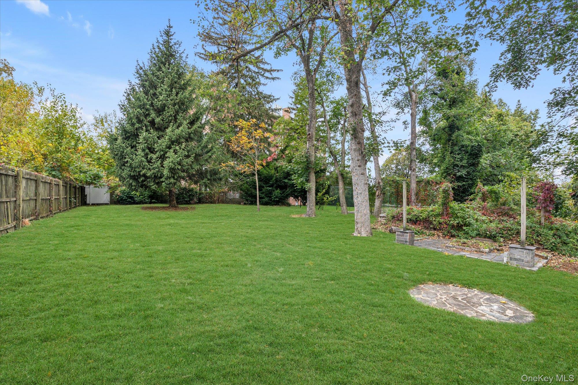 47-44 Glenwood Street, Little Neck, NY 11362