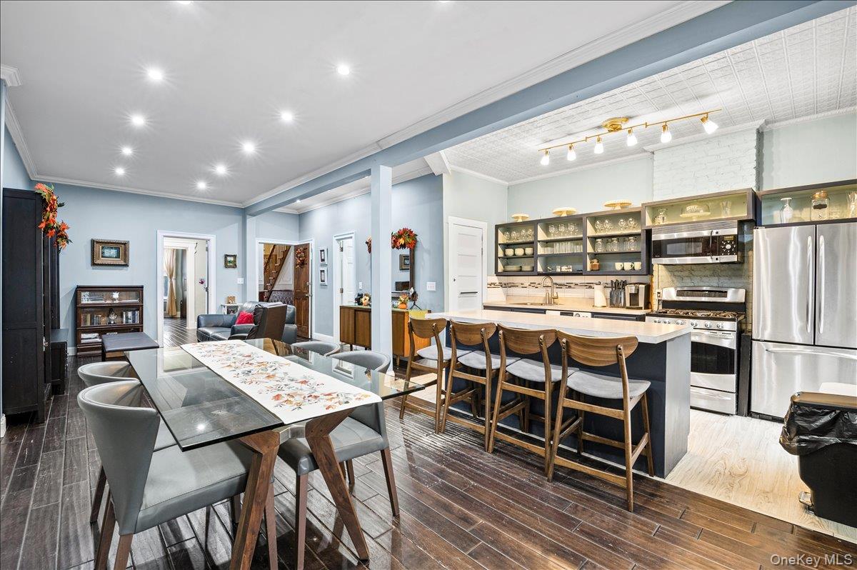 68-15 64th Place # 2FAM, Ridgewood, NY 11385