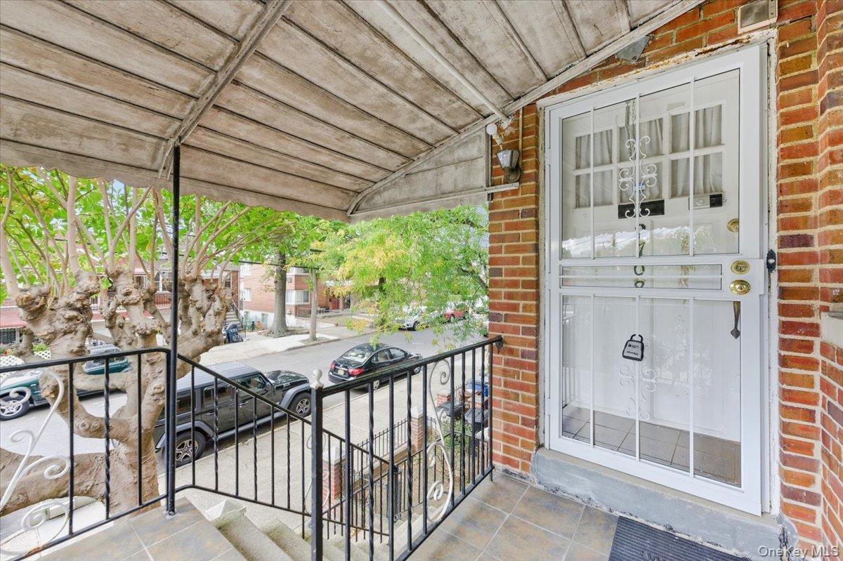 2708 Seymour Avenue, Bronx, NY 10469