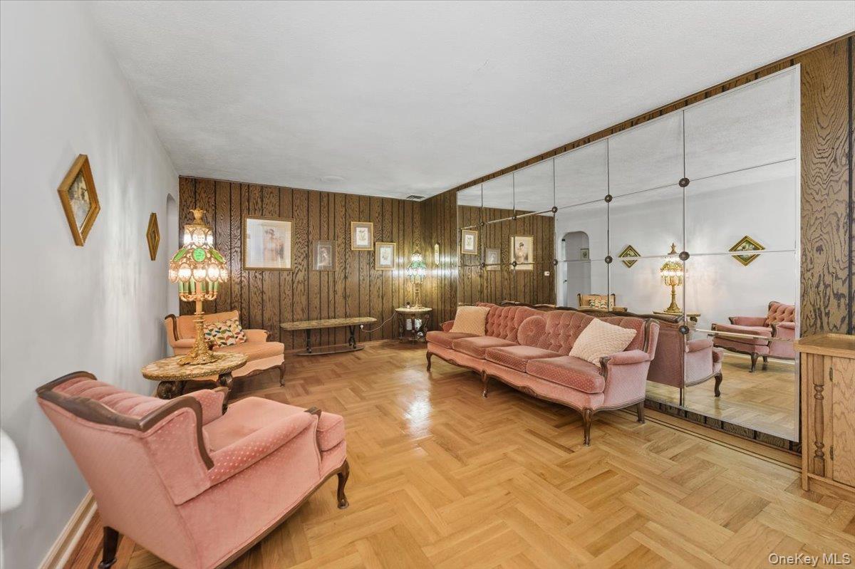 2708 Seymour Avenue, Bronx, NY 10469