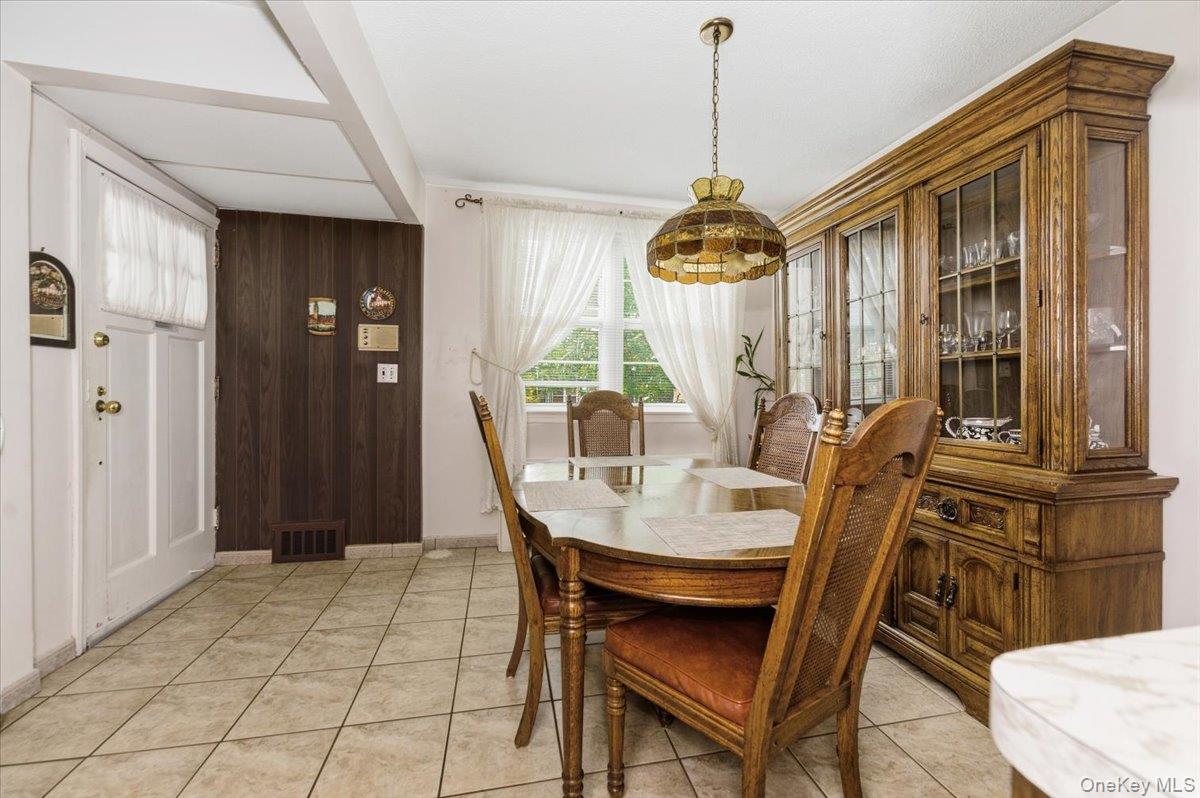 2708 Seymour Avenue, Bronx, NY 10469