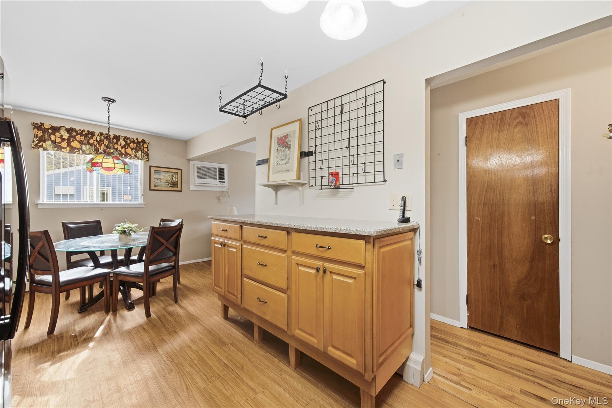 15 Santam Court, Bay Shore, NY 11706