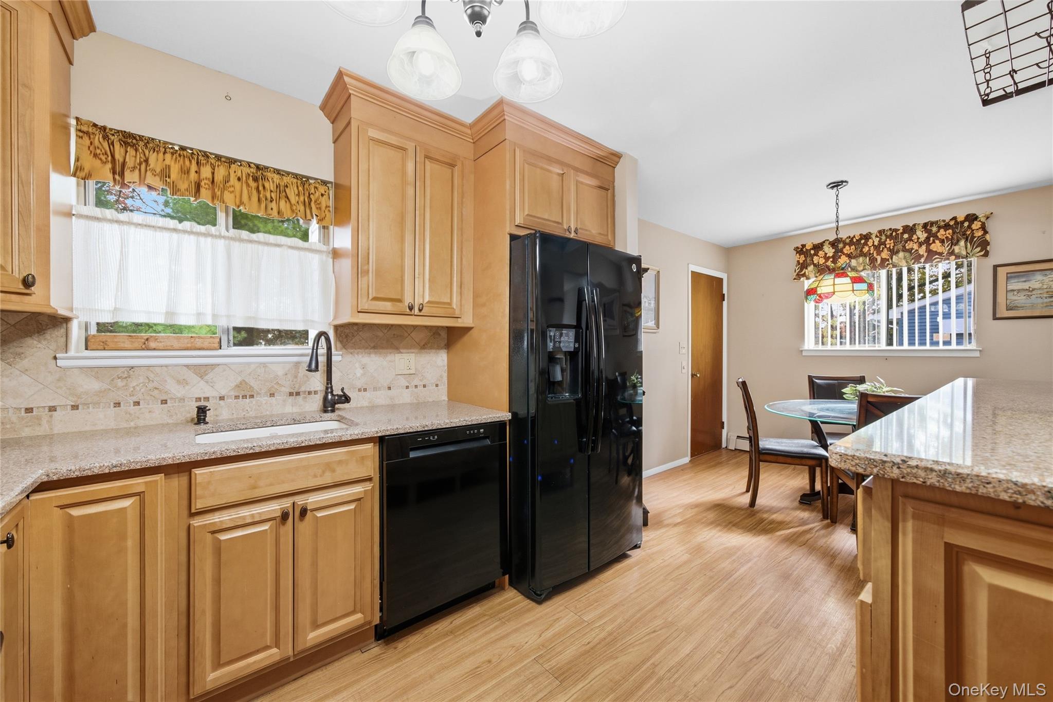 15 Santam Court, Bay Shore, NY 11706