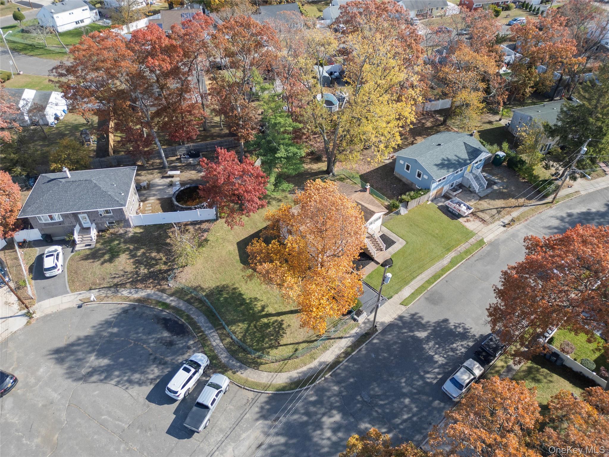 15 Santam Court, Bay Shore, NY 11706