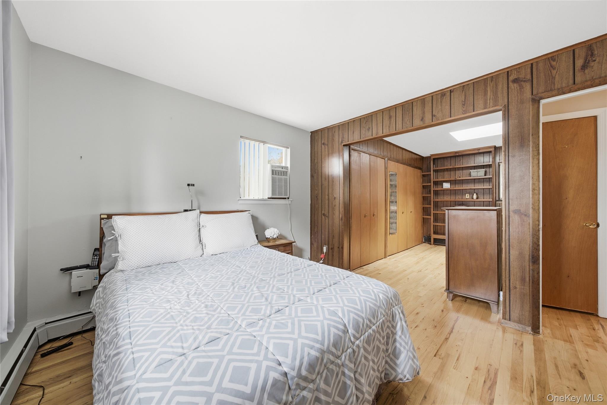 15 Santam Court, Bay Shore, NY 11706