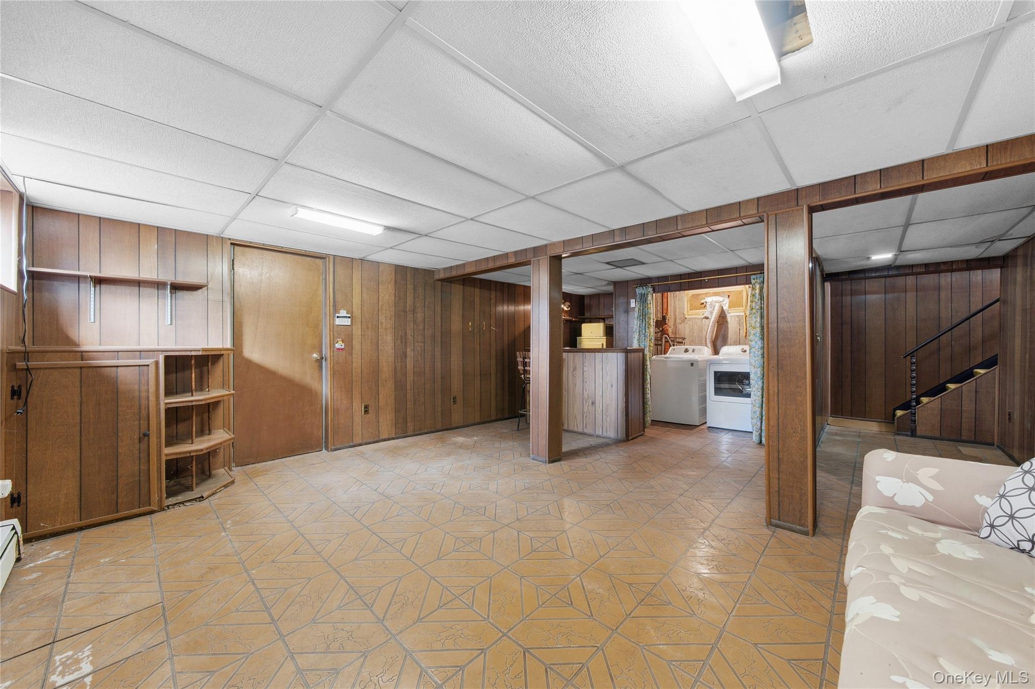 15 Santam Court, Bay Shore, NY 11706