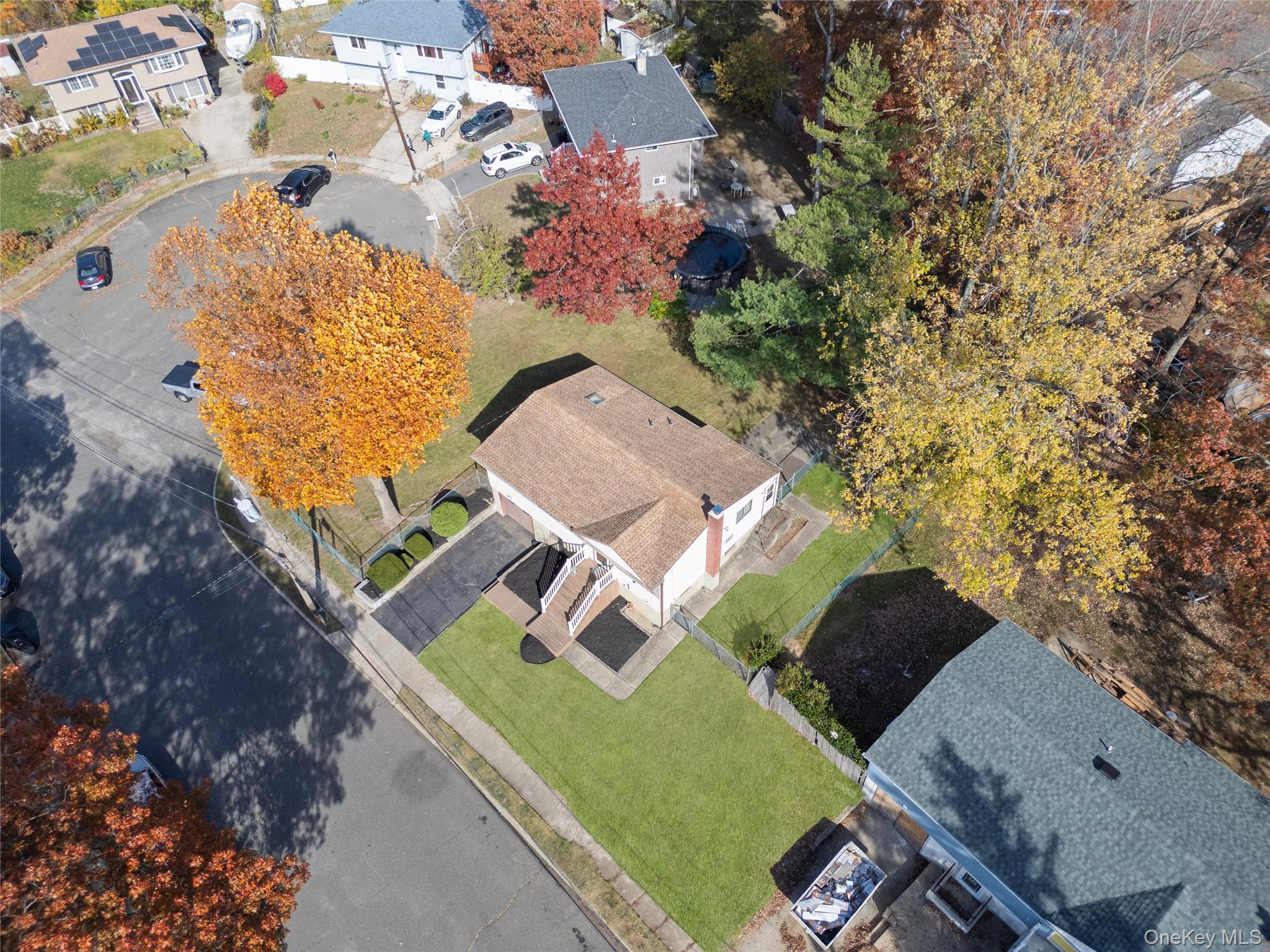 15 Santam Court, Bay Shore, NY 11706