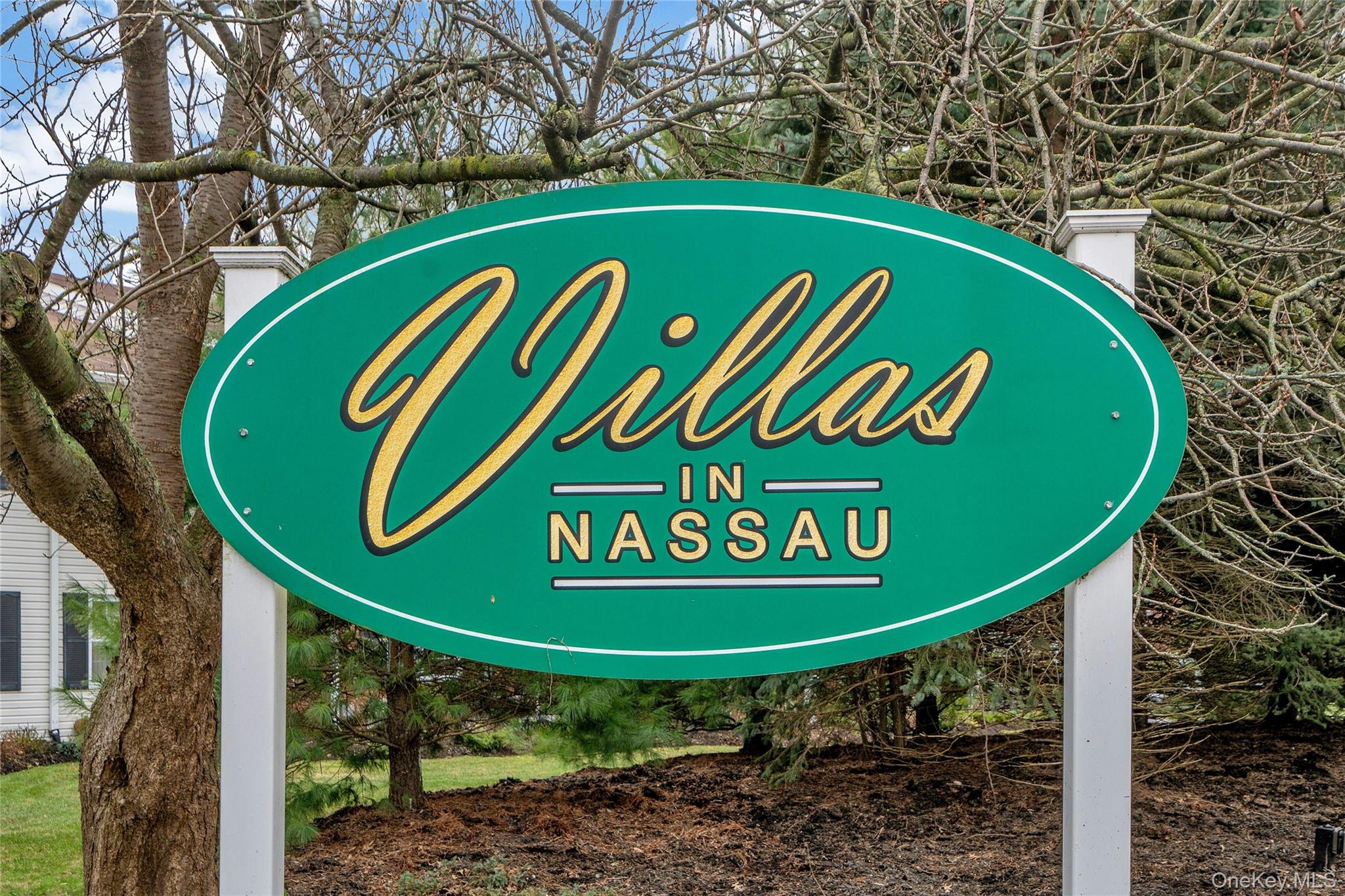 93 Palo Alto Drive, Plainview, NY 11803