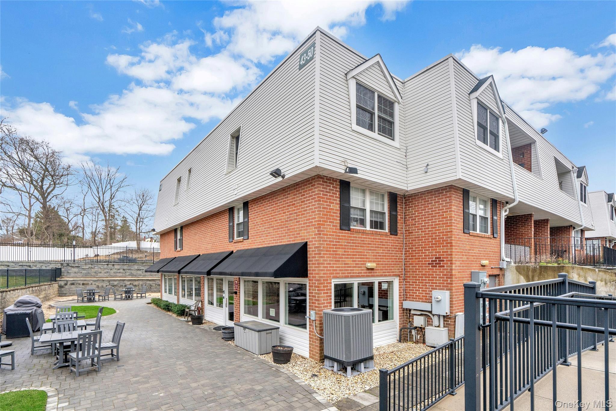 93 Palo Alto Drive, Plainview, NY 11803