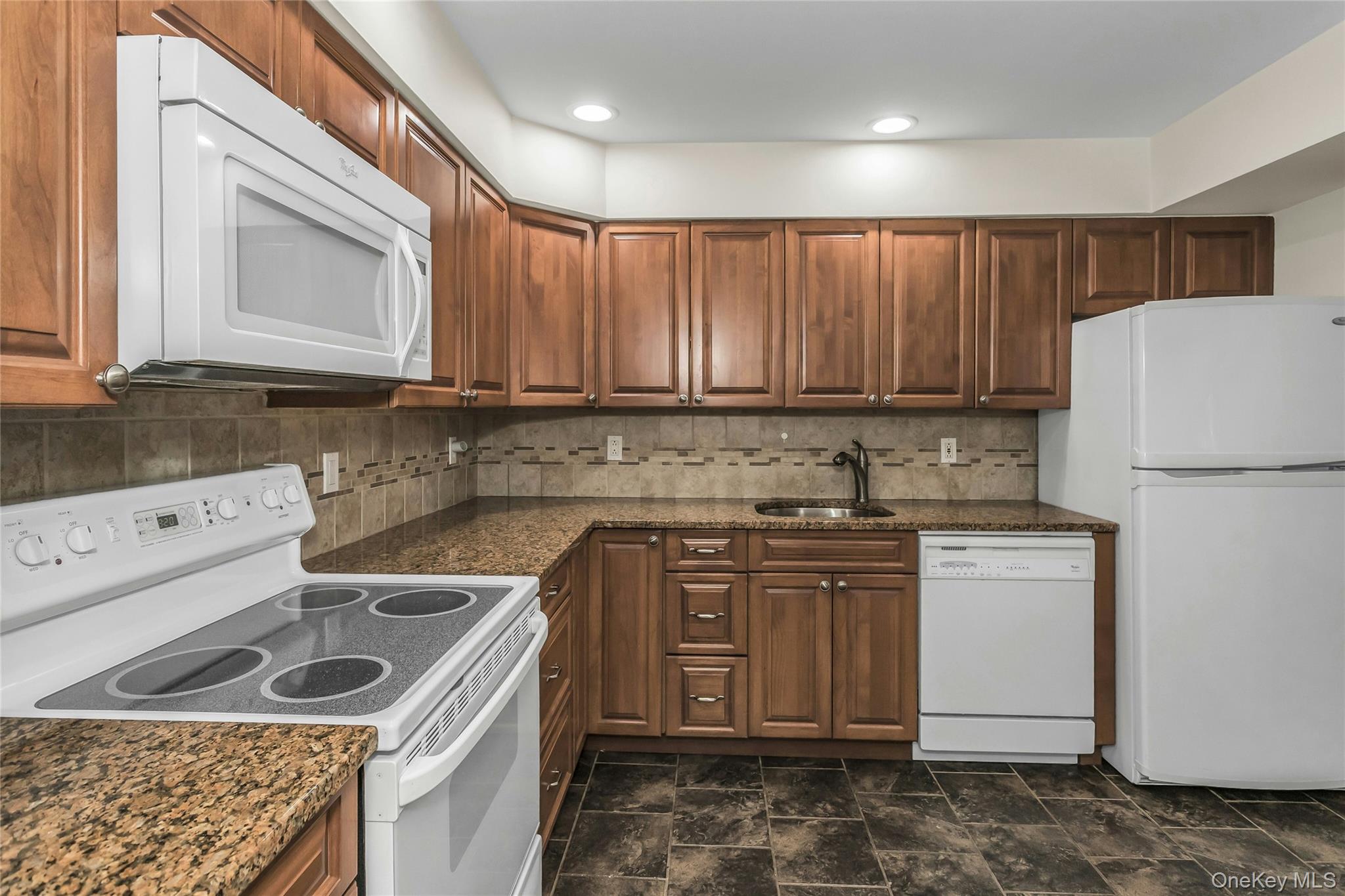 93 Palo Alto Drive, Plainview, NY 11803