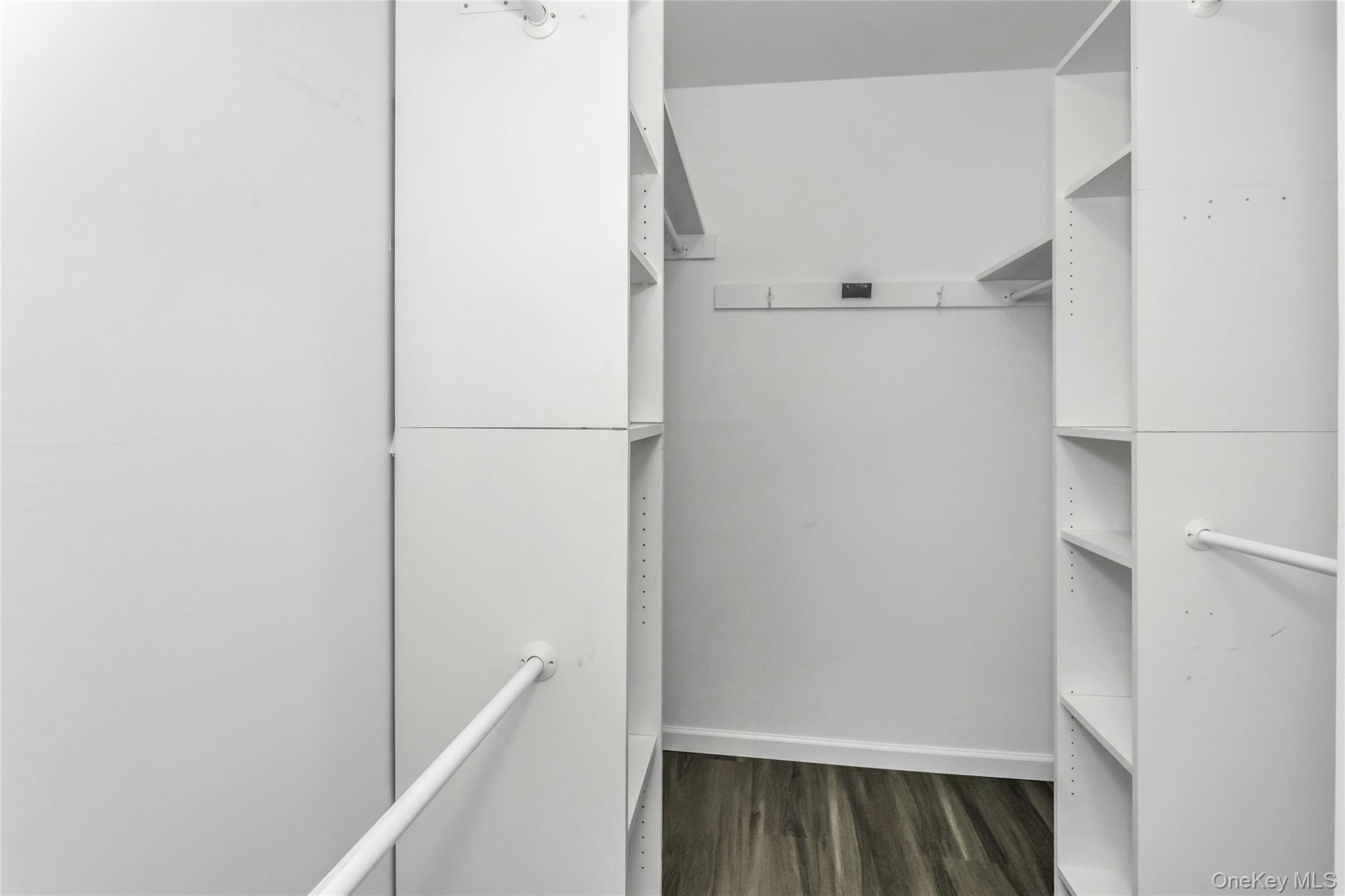 93 Palo Alto Drive, Plainview, NY 11803