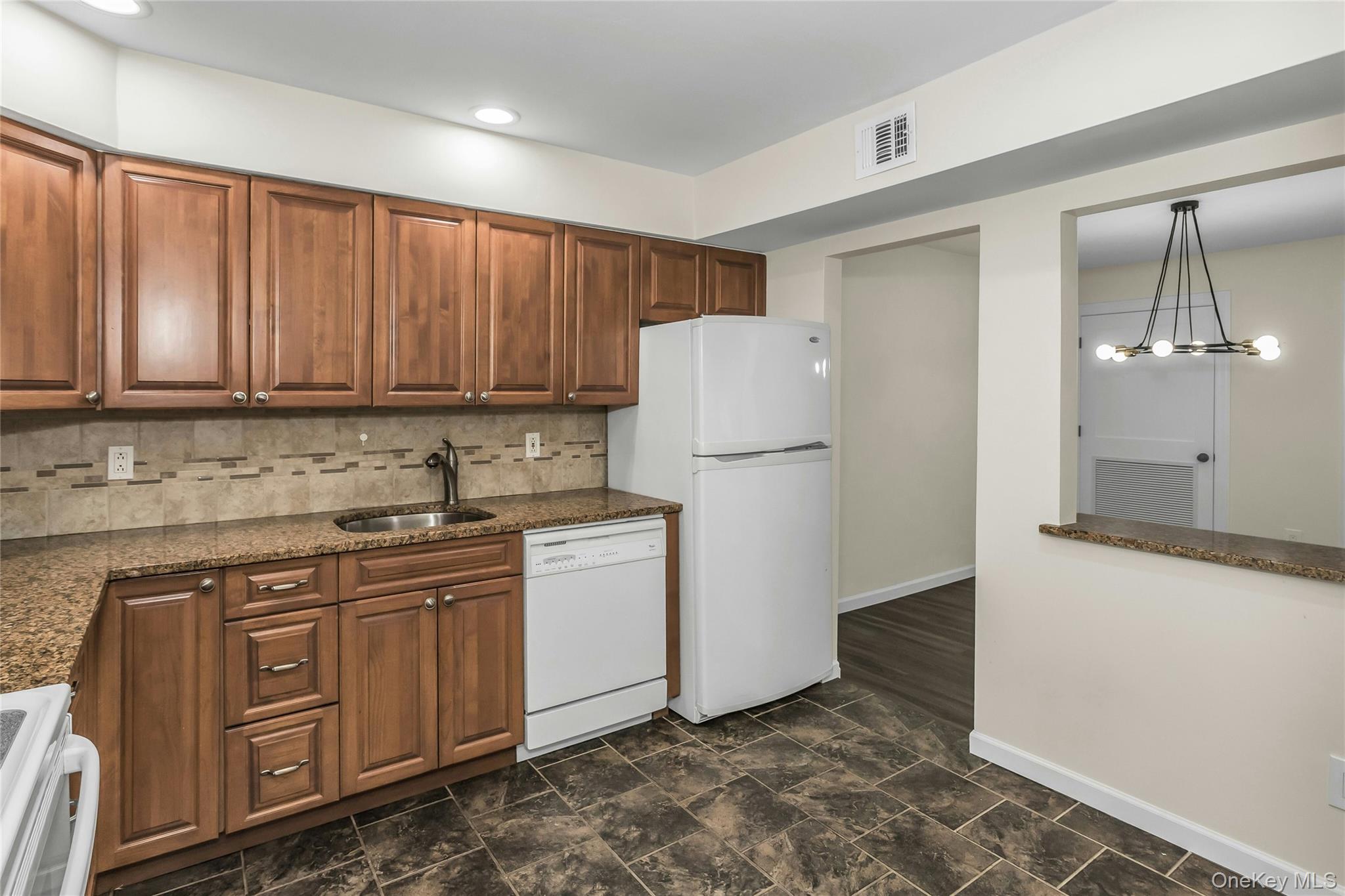 93 Palo Alto Drive, Plainview, NY 11803