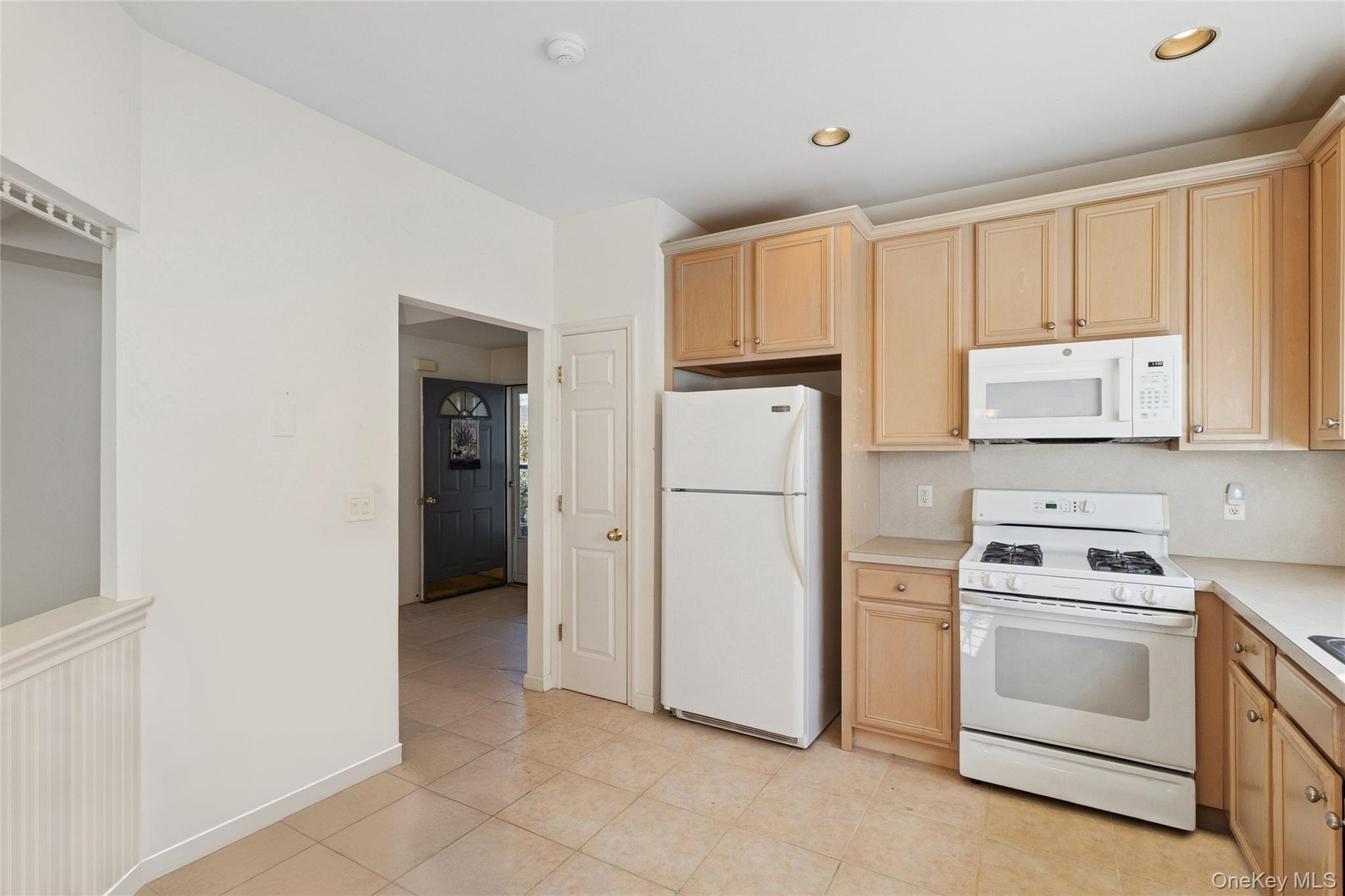 546 Highland Court, Moriches, NY 11955