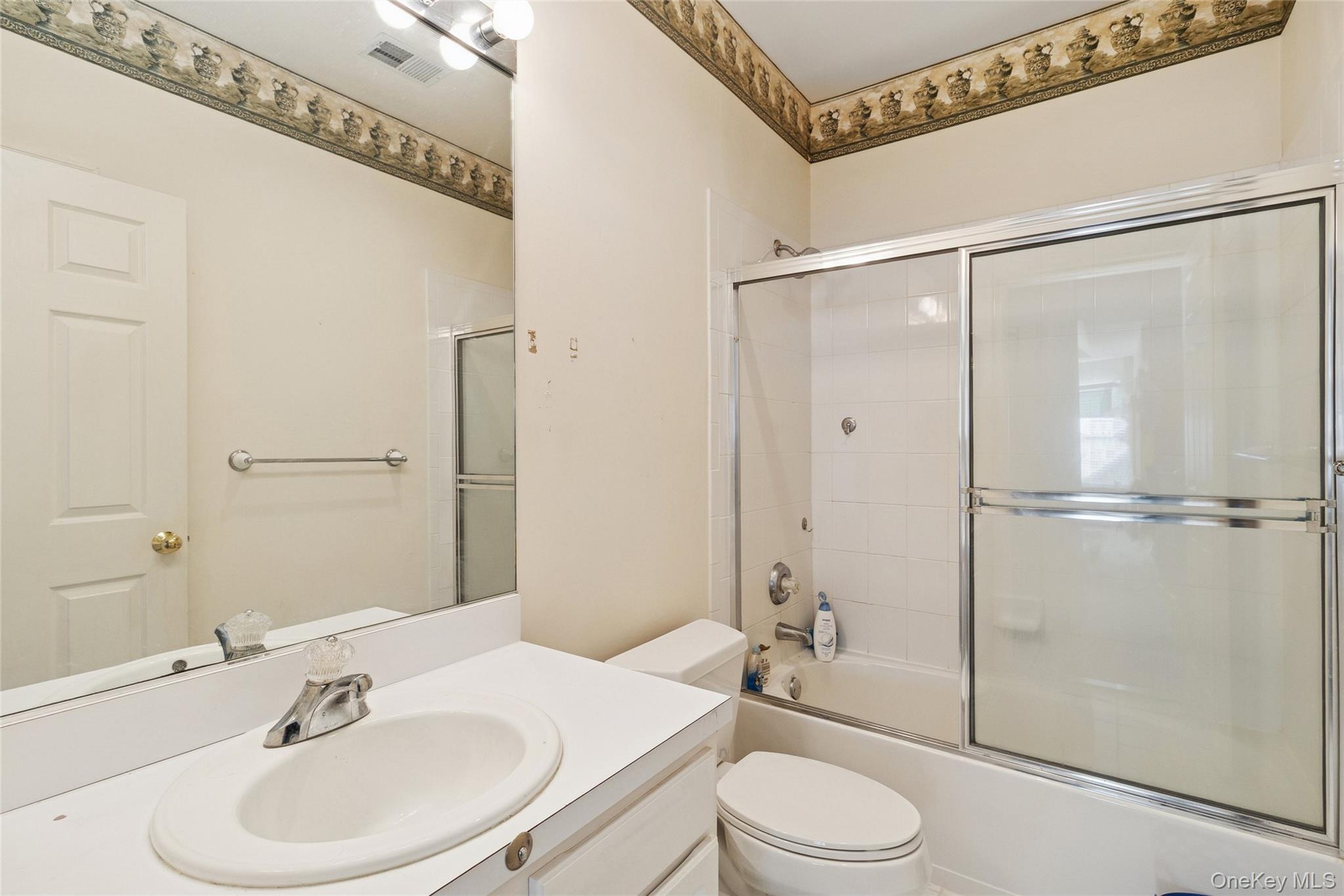 546 Highland Court, Moriches, NY 11955