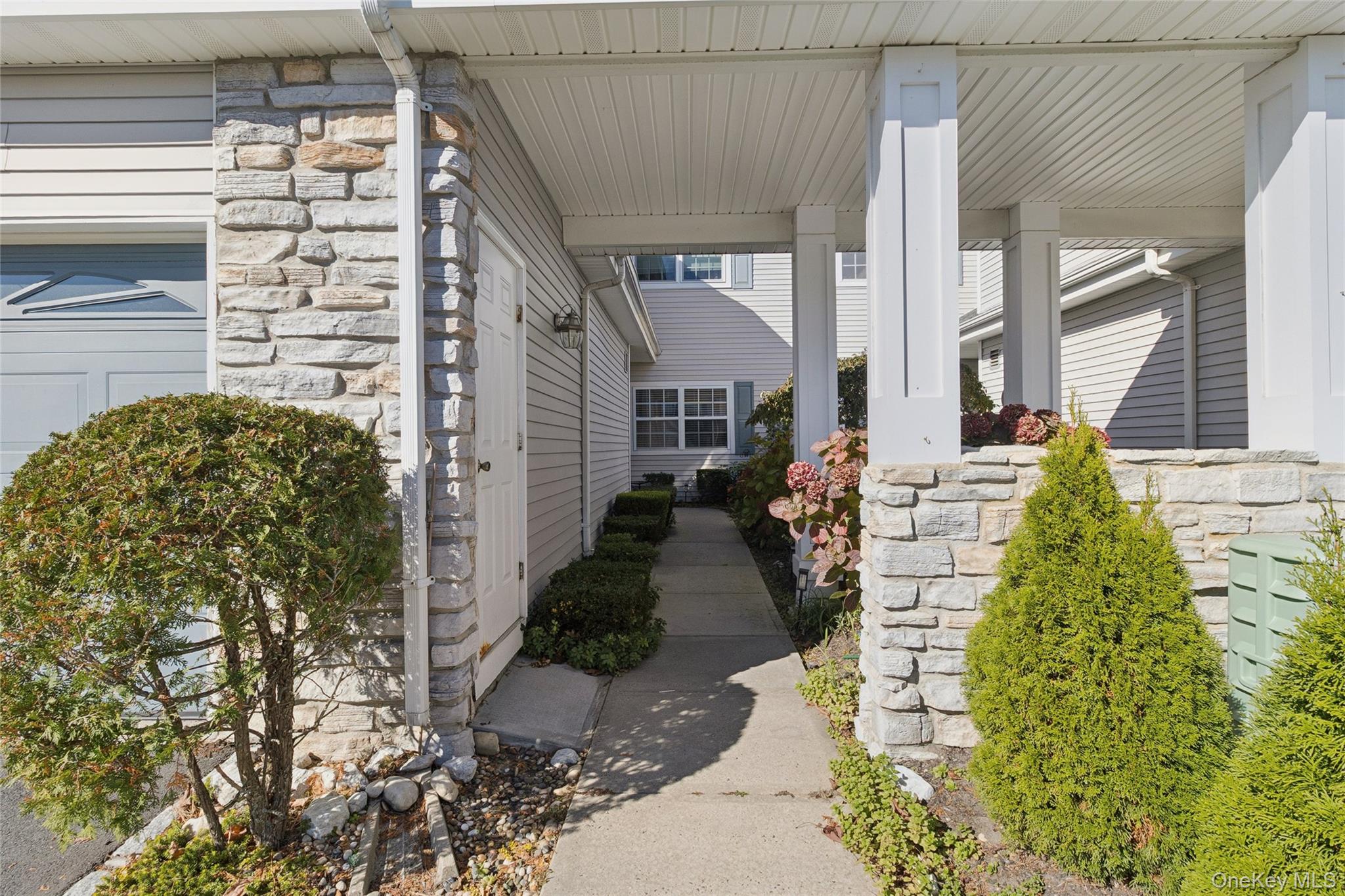 546 Highland Court, Moriches, NY 11955