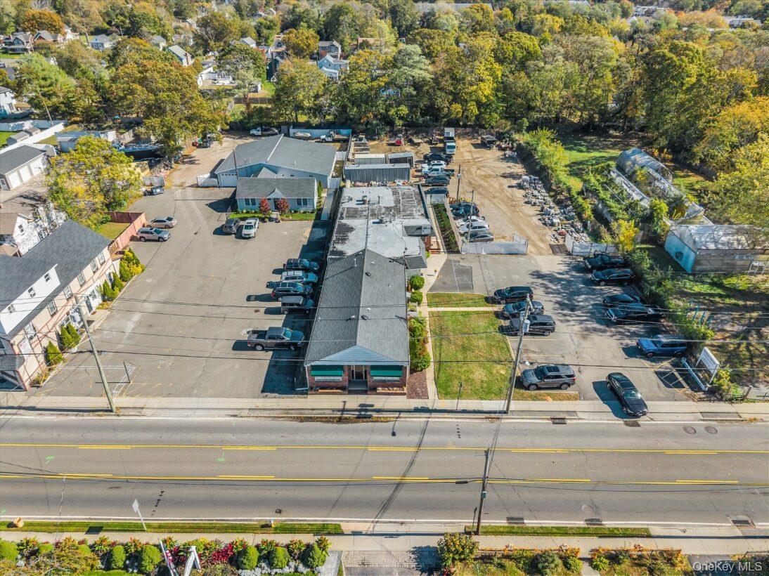 55 Carleton Avenue, East Islip, NY 11730