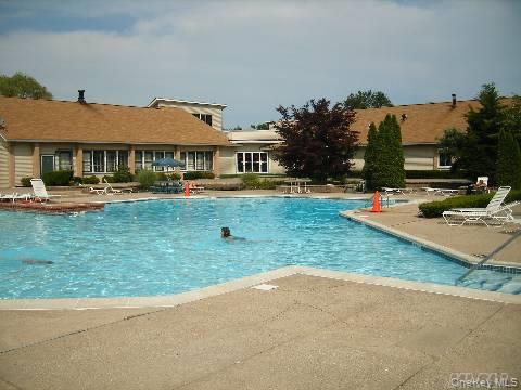 226 Pointe # 226, Coram, NY 11727