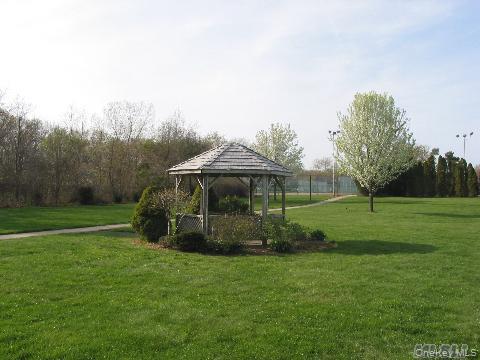 226 Pointe # 226, Coram, NY 11727