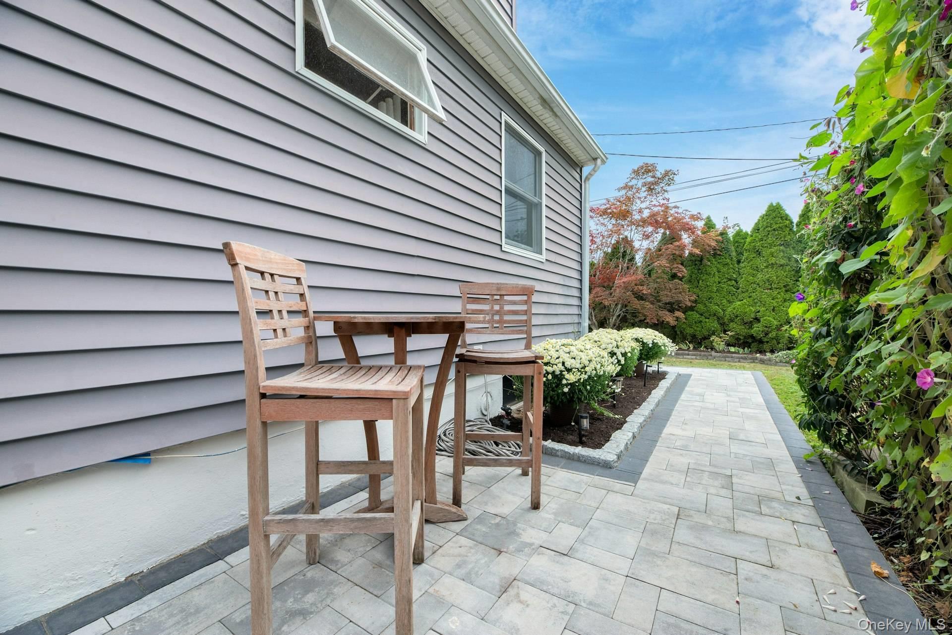 70 Fanning Avenue, Hampton Bays, NY 11946