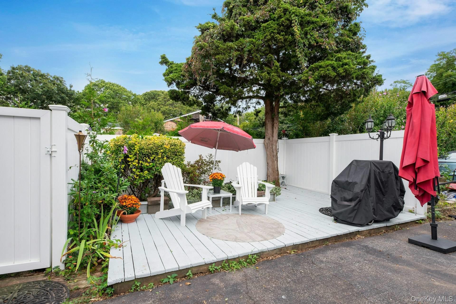 70 Fanning Avenue, Hampton Bays, NY 11946