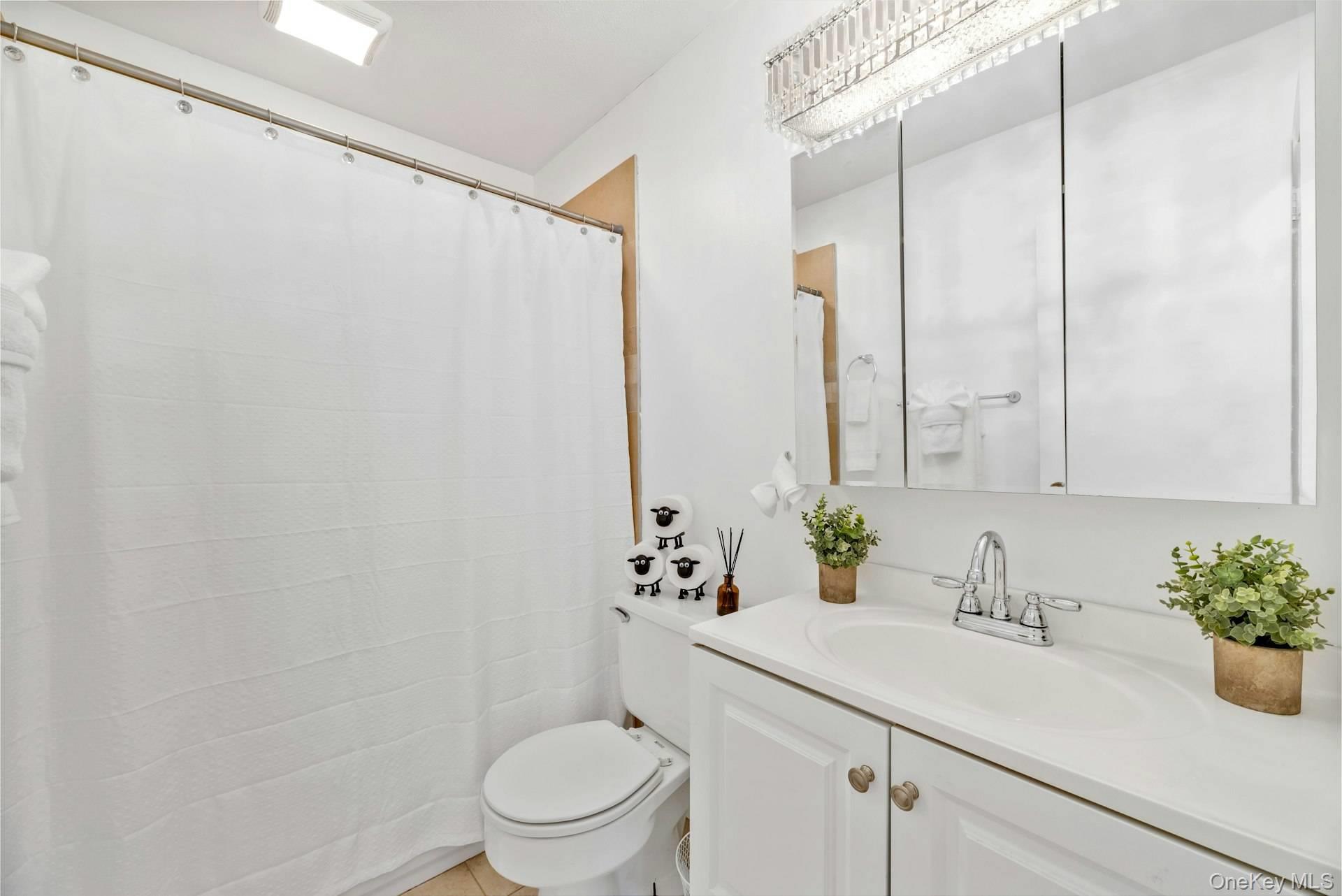 70 Fanning Avenue, Hampton Bays, NY 11946