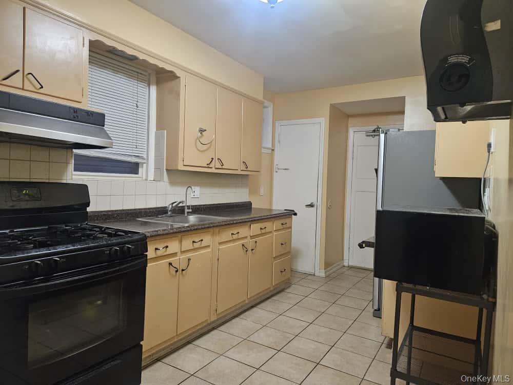 13929 87th Road, Jamaica, NY 11435