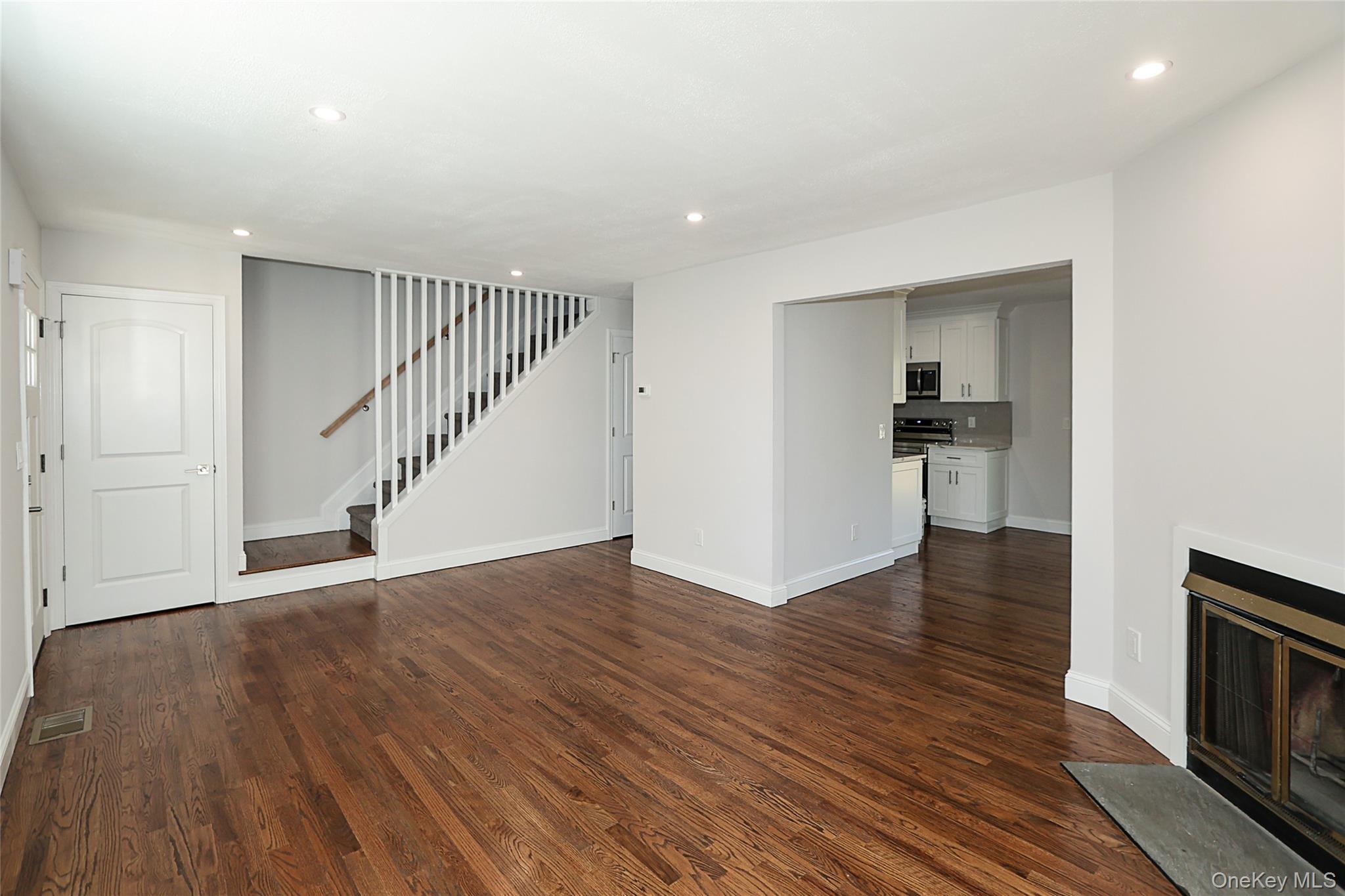 10 Smith, Yaphank, NY 11980