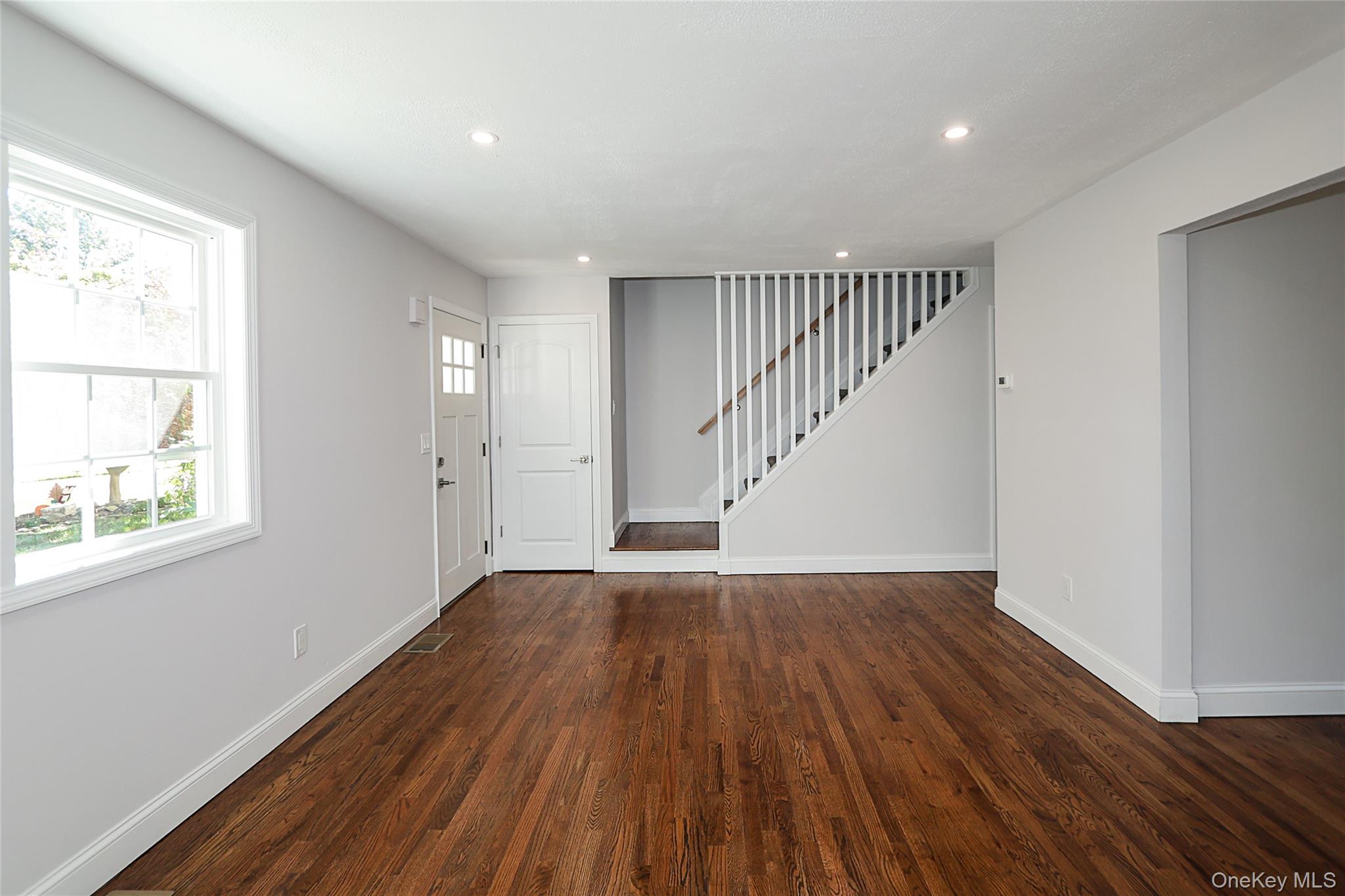 10 Smith, Yaphank, NY 11980