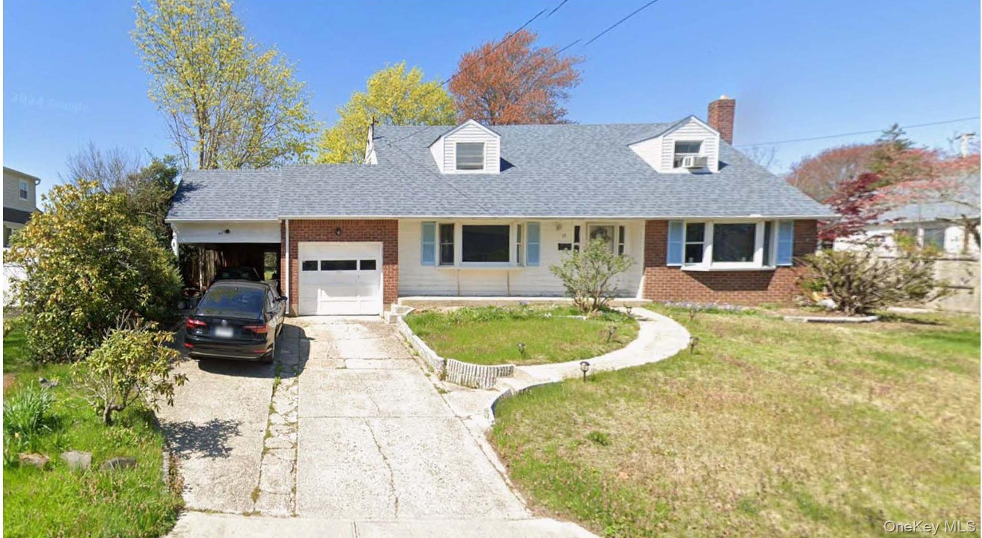 39 Grover Lane, East Northport, NY 11731