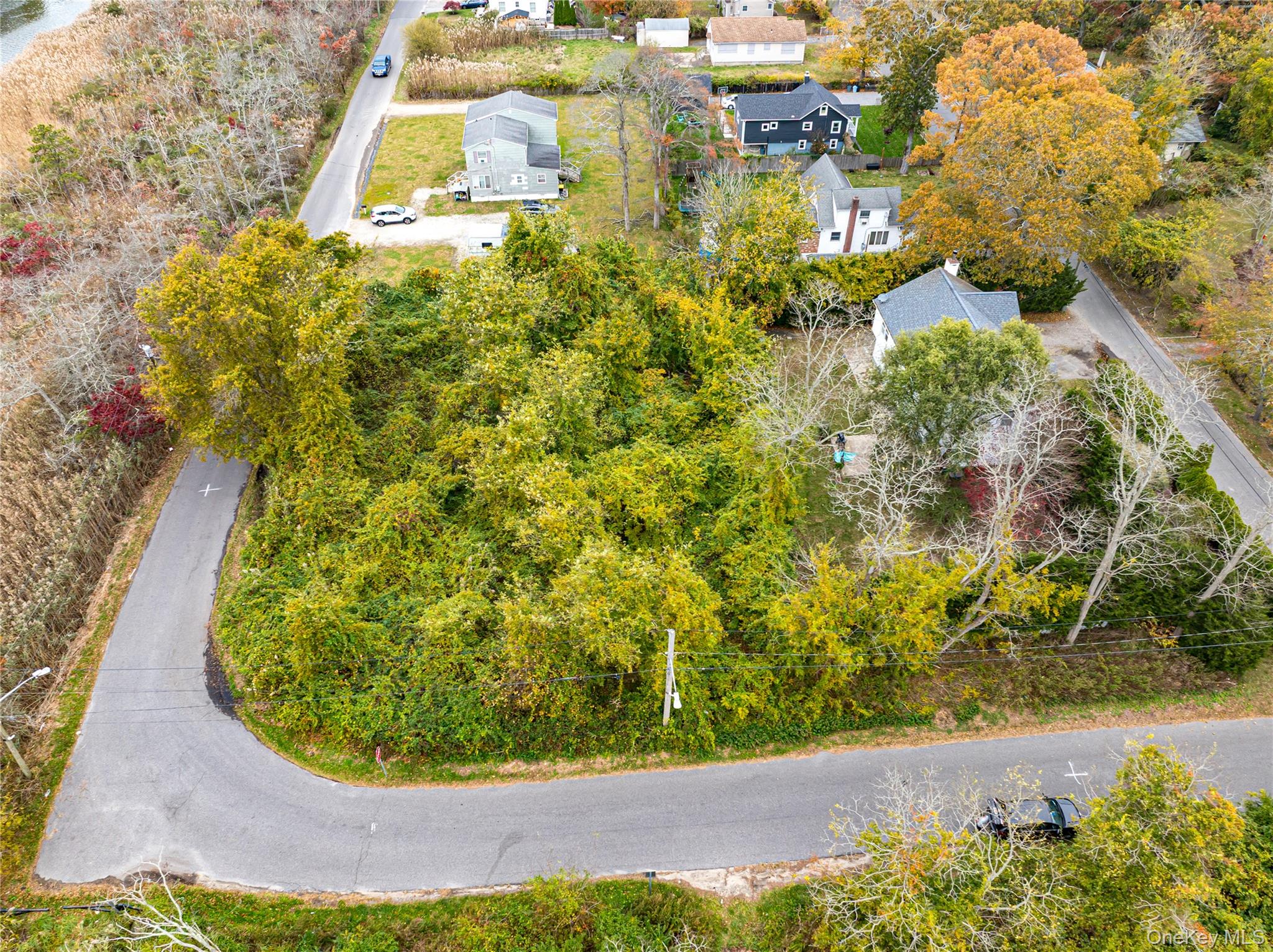 W Riviera Road, Mastic Beach, NY 11951