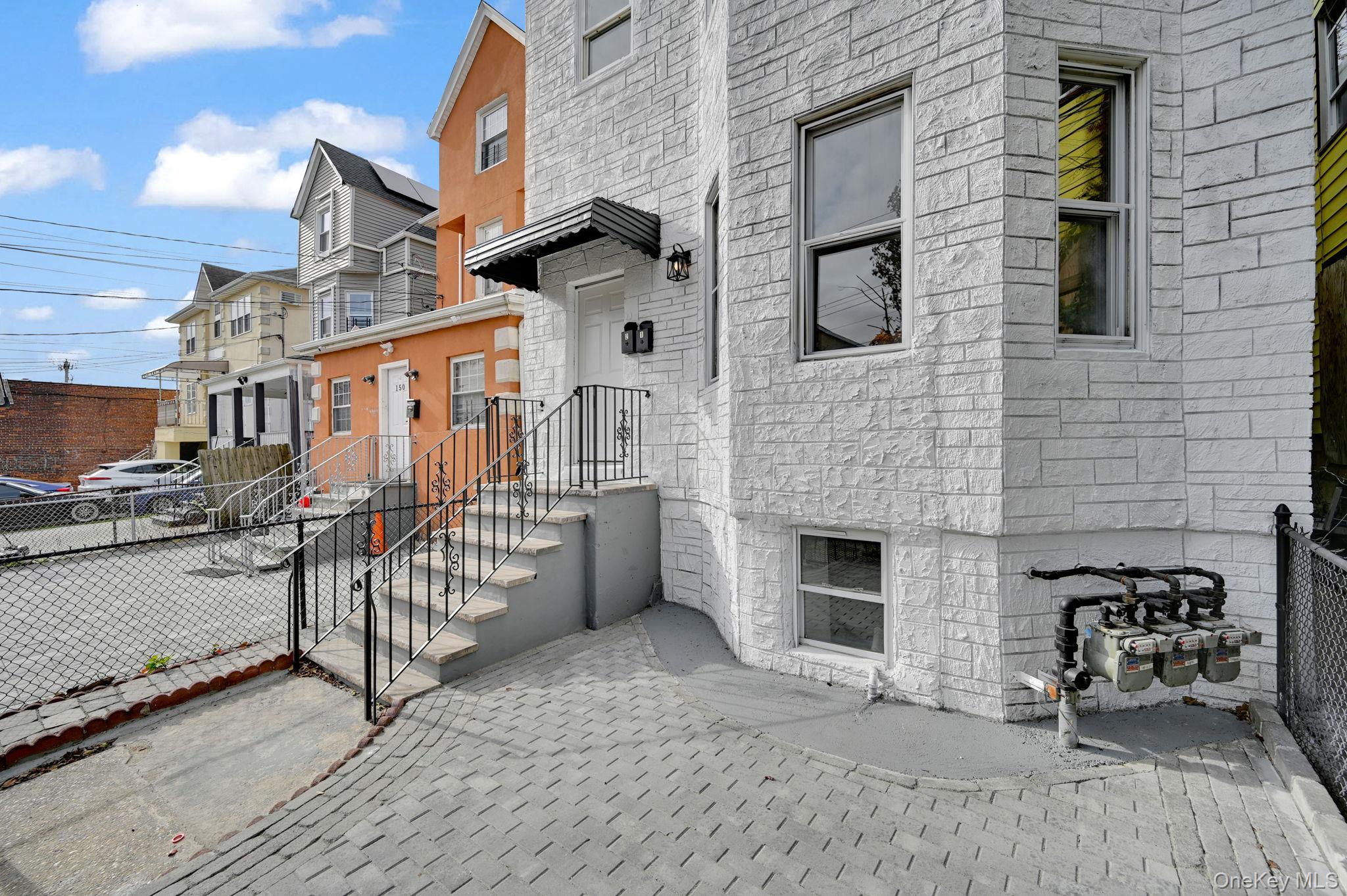 148 S 13th Avenue, Mount Vernon, NY 10550