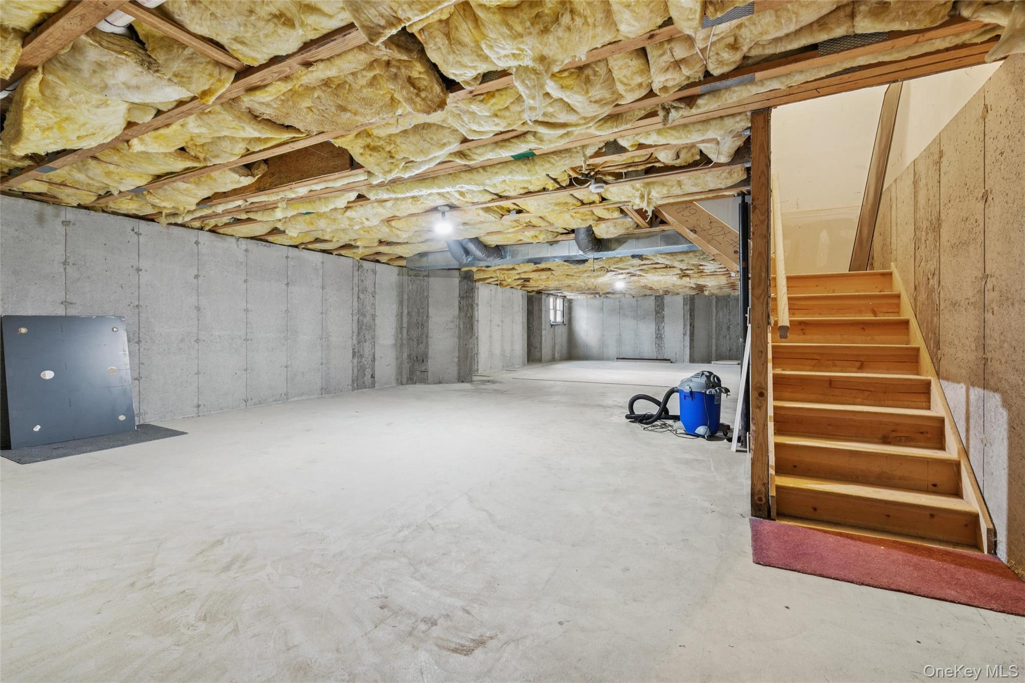 706 Willow Pond Drive, Riverhead, NY 11901