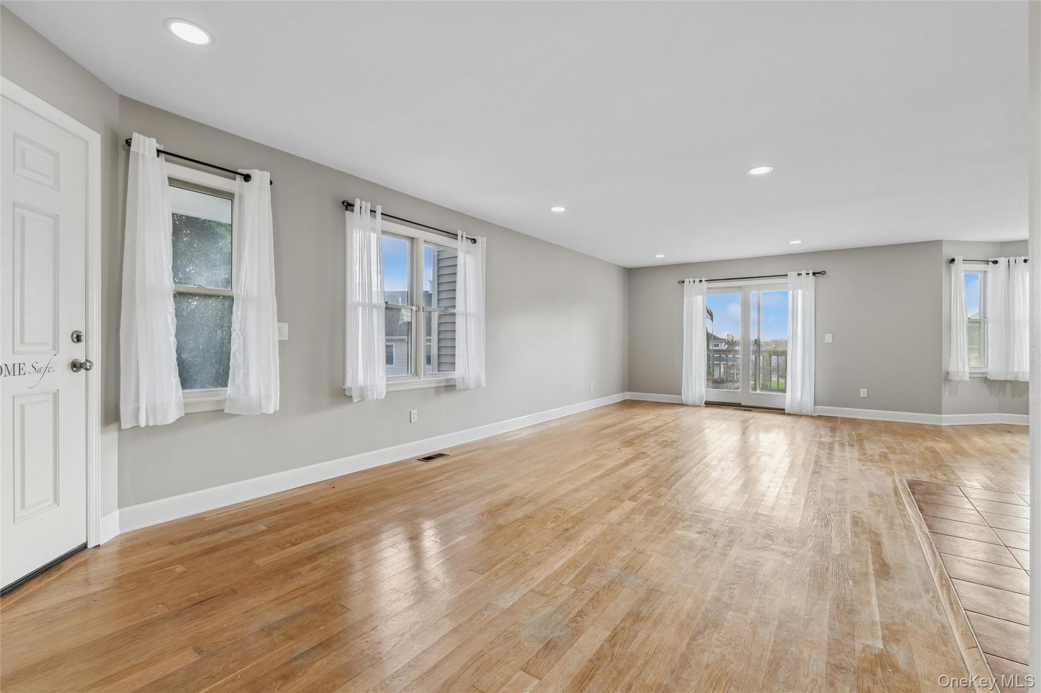 706 Willow Pond Drive, Riverhead, NY 11901