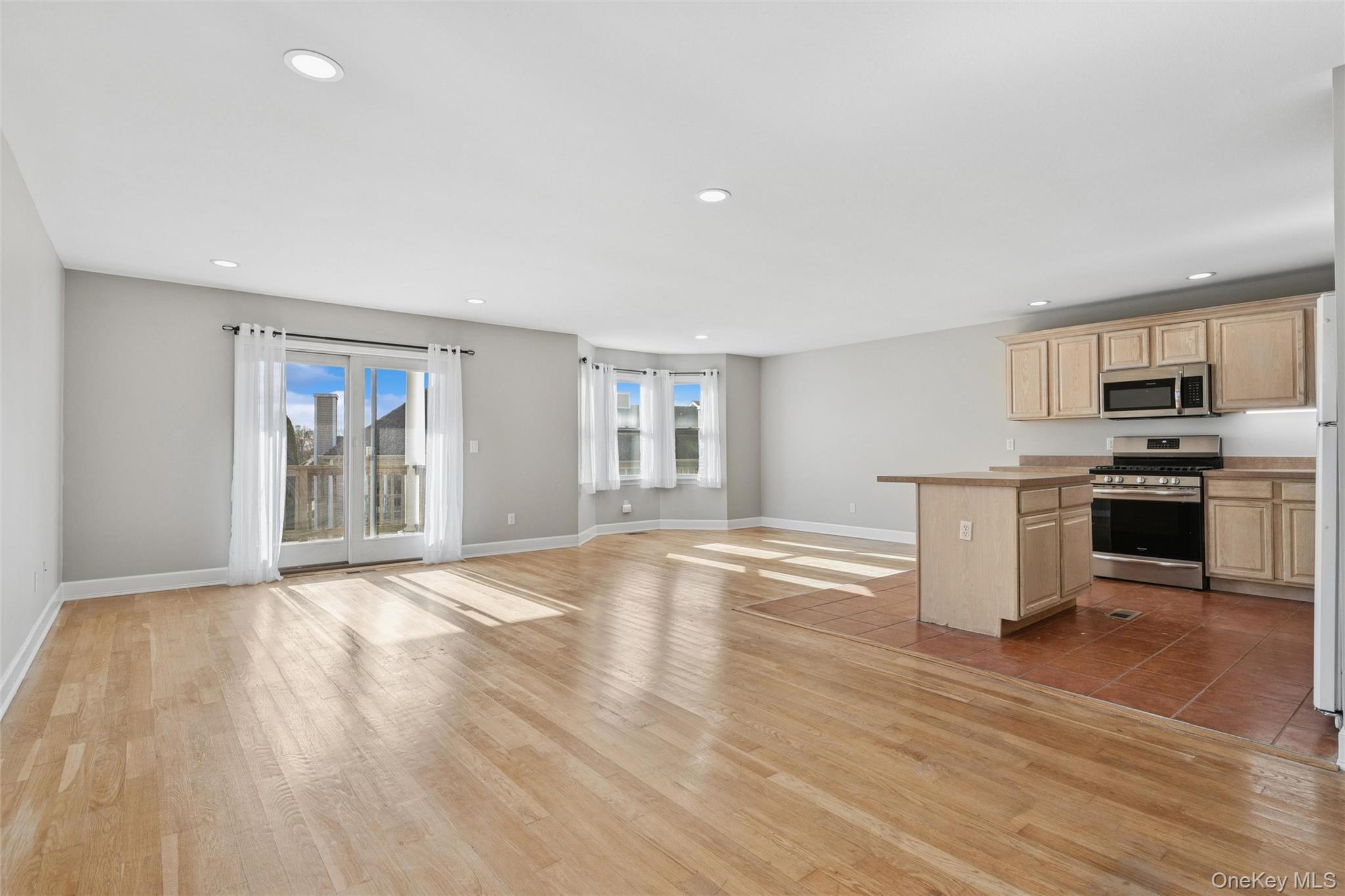 706 Willow Pond Drive, Riverhead, NY 11901