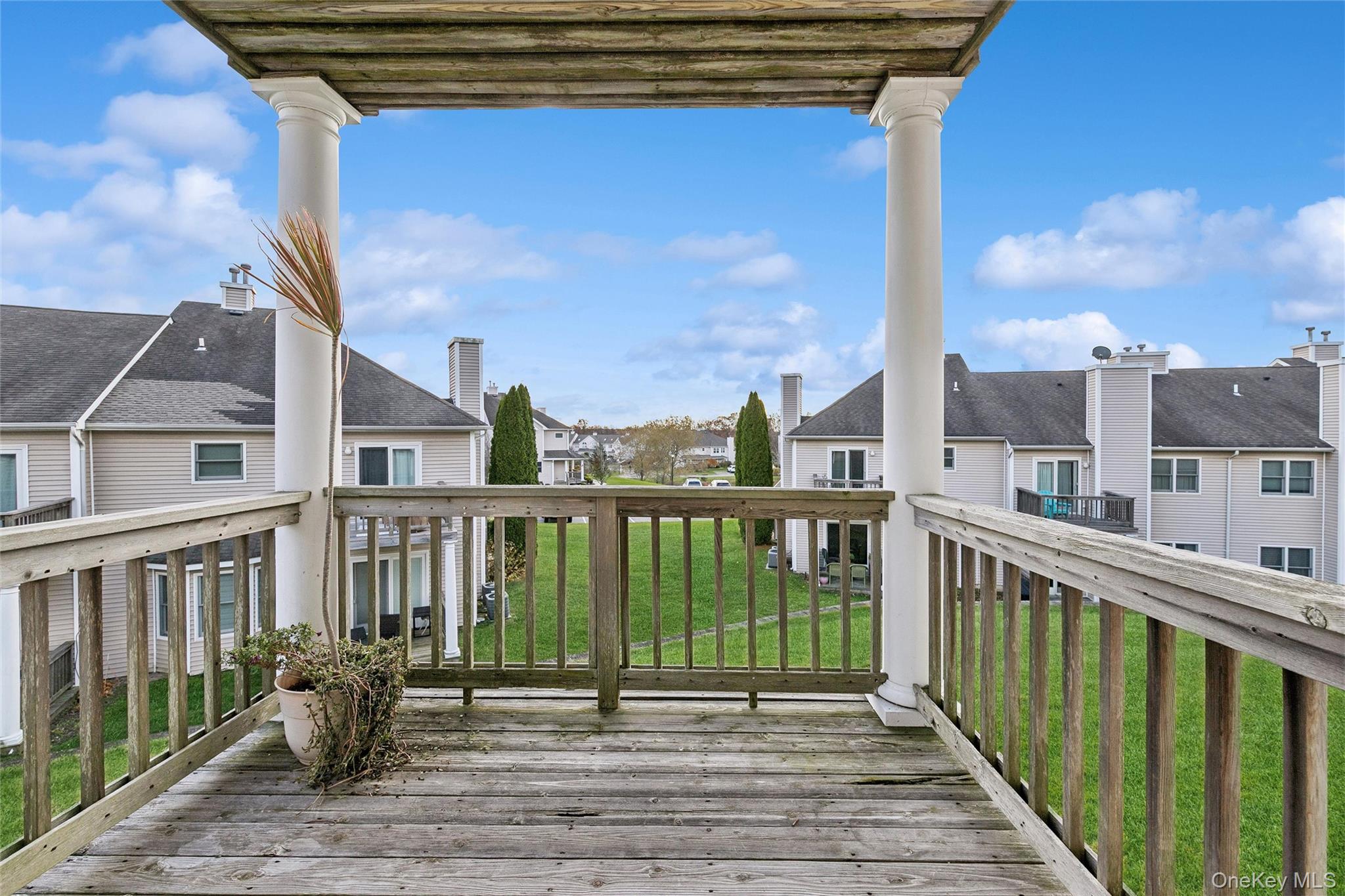 706 Willow Pond Drive, Riverhead, NY 11901